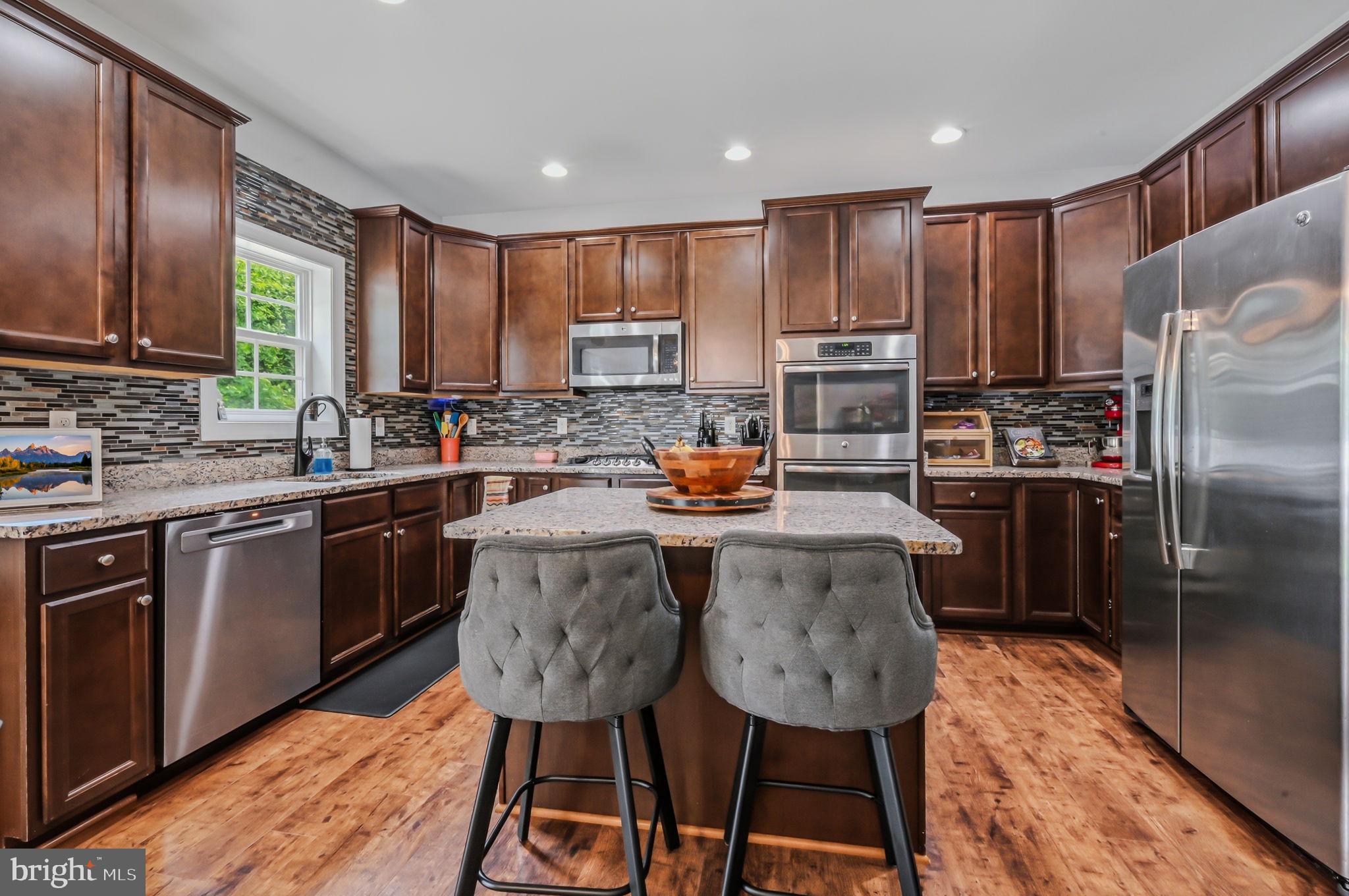 LONGWOOD LAKES - Residential