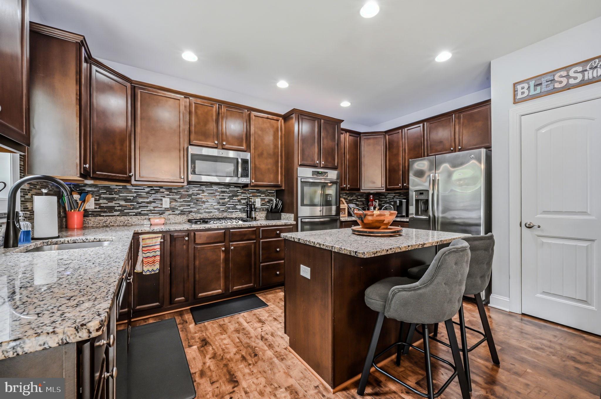 LONGWOOD LAKES - Residential