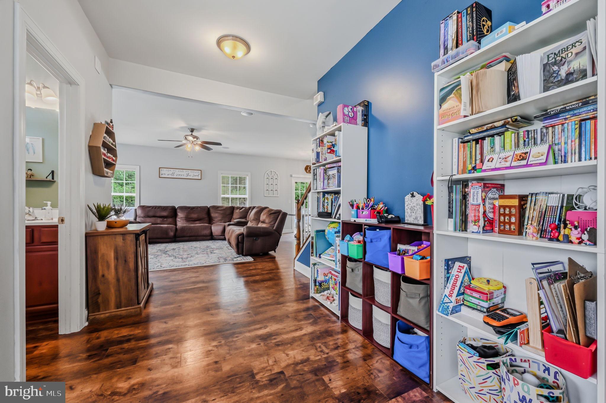 LONGWOOD LAKES - Residential