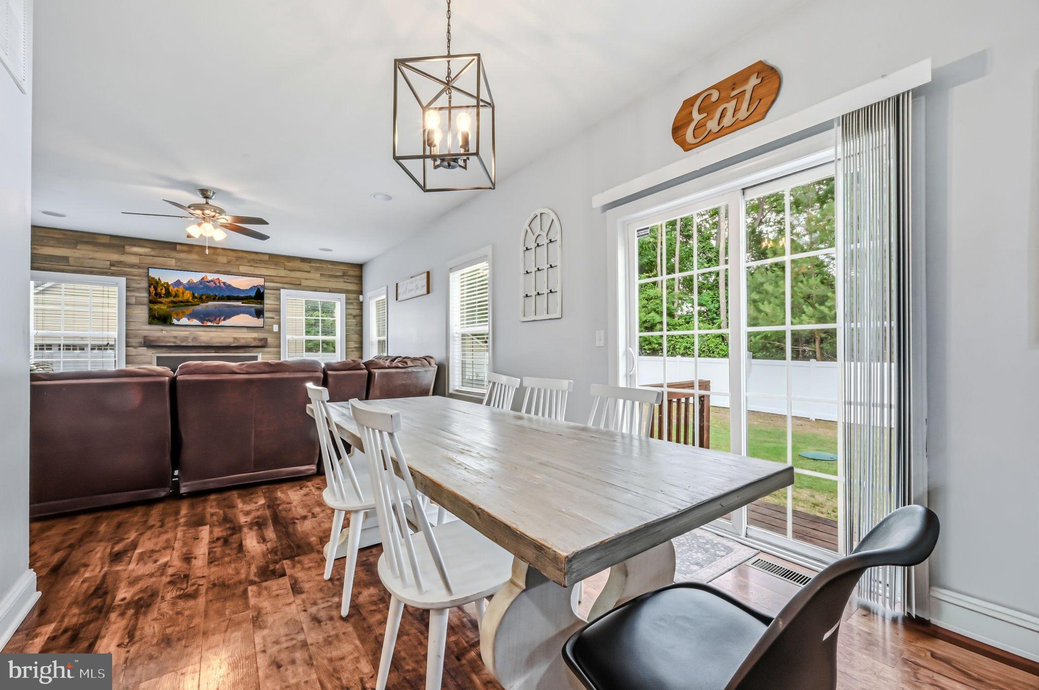 LONGWOOD LAKES - Residential
