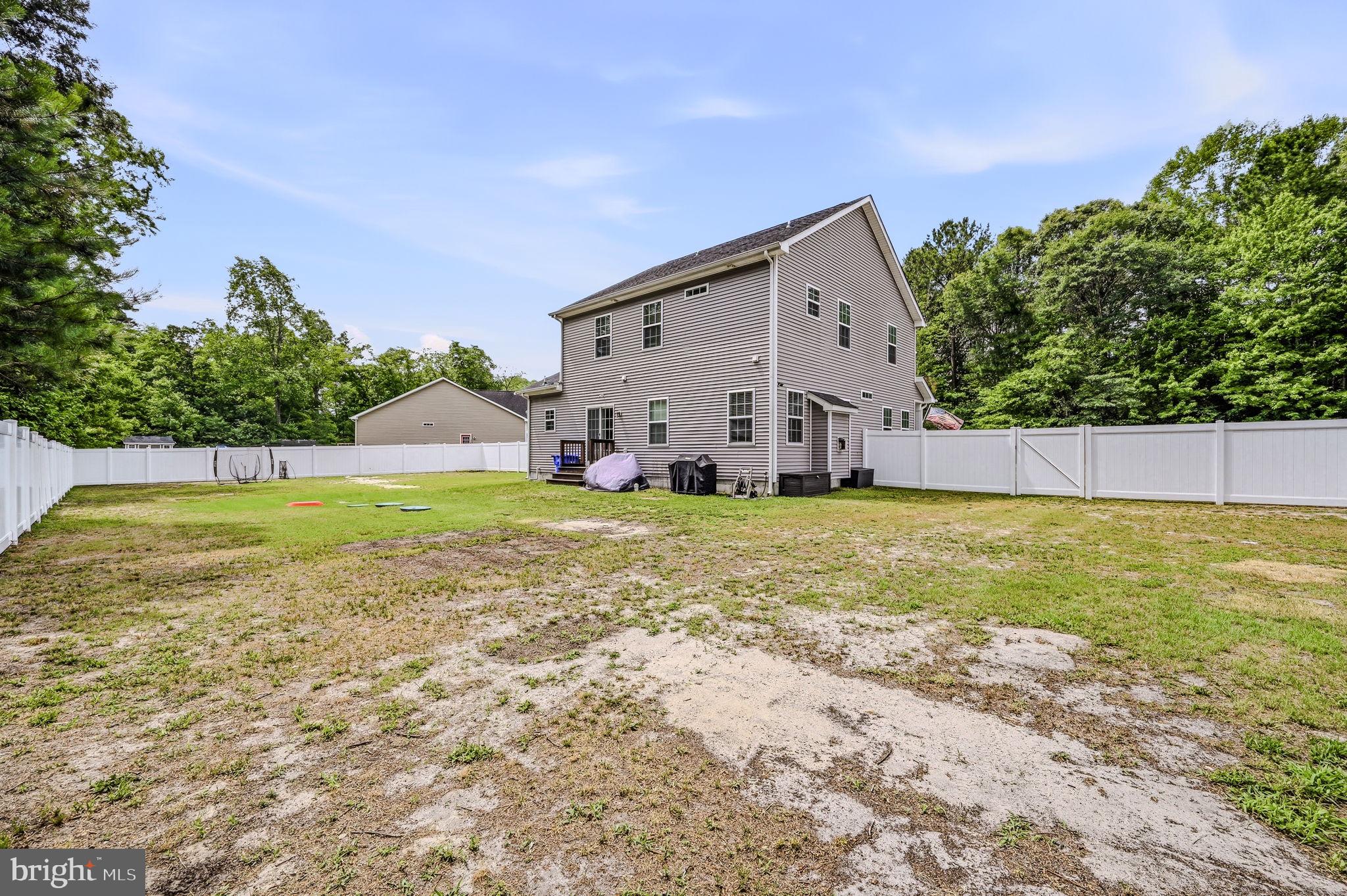 LONGWOOD LAKES - Residential