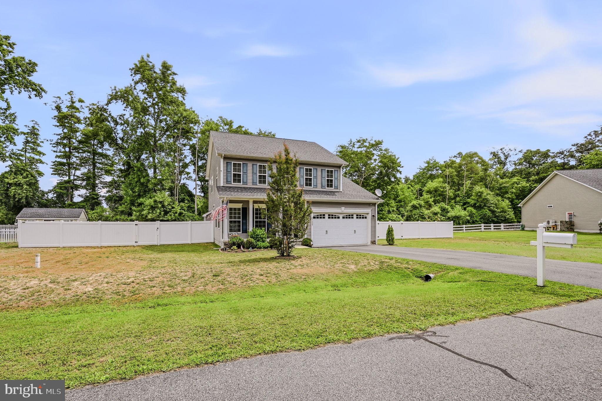 LONGWOOD LAKES - Residential