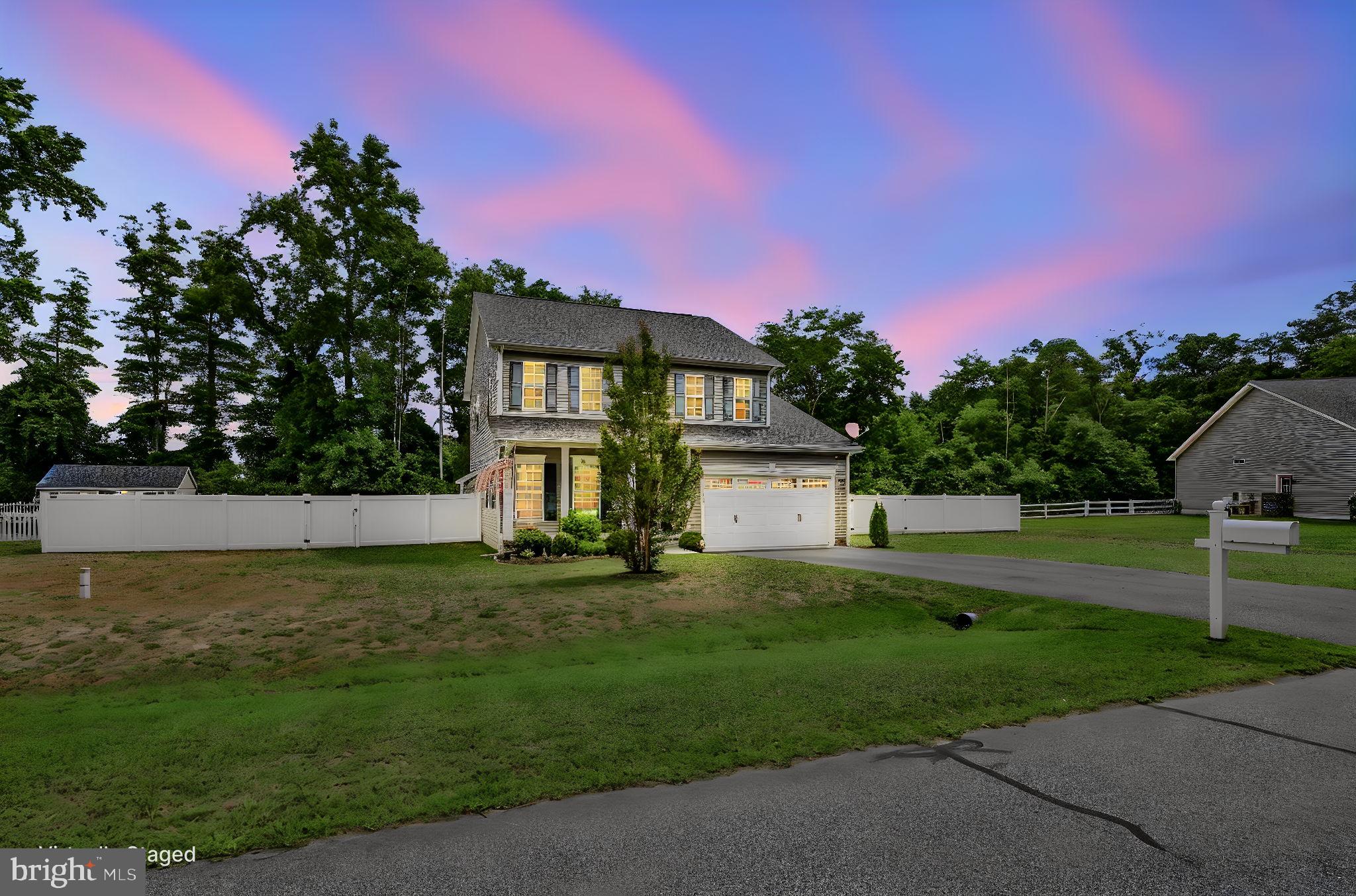 LONGWOOD LAKES - Residential