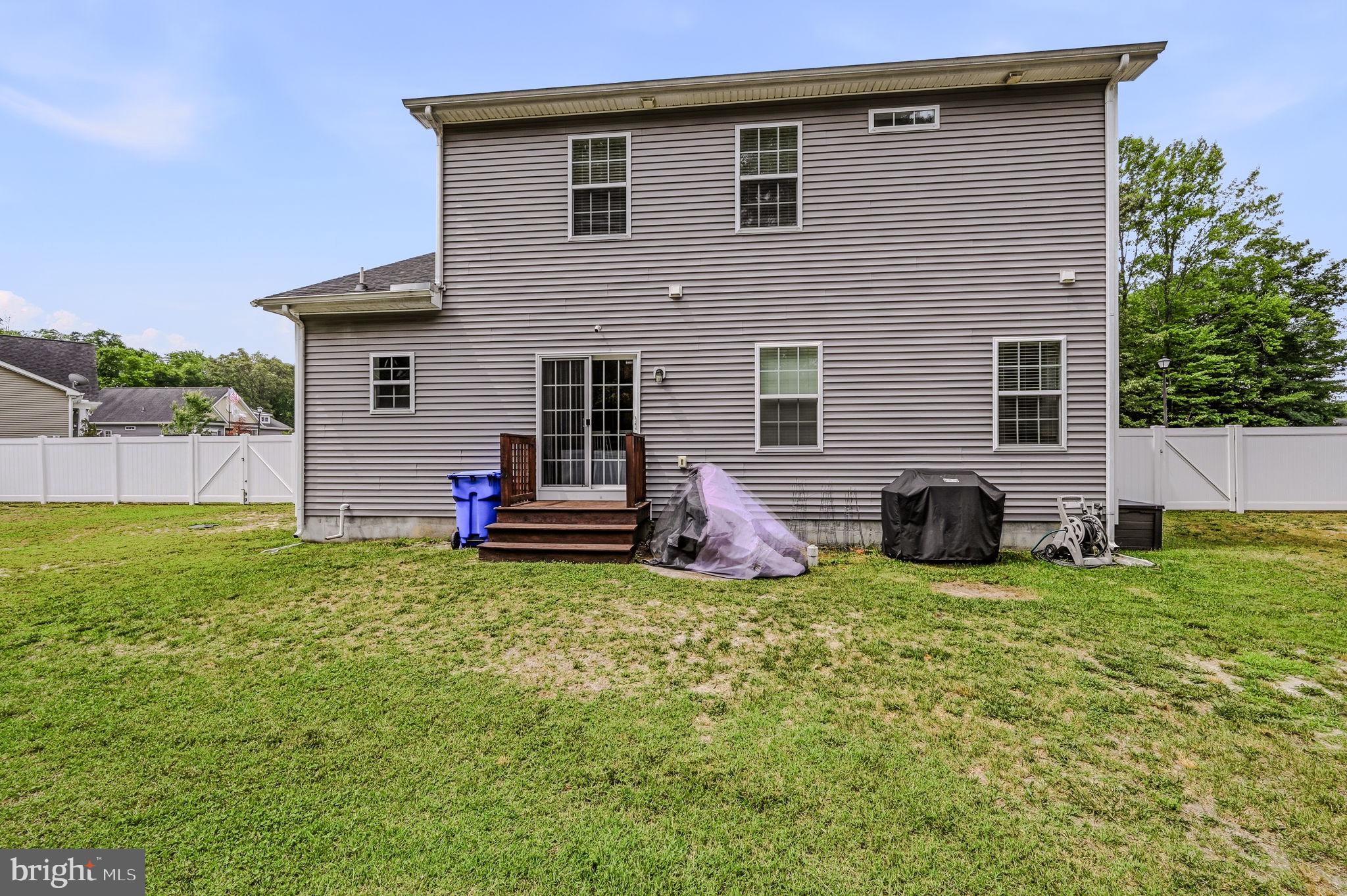 LONGWOOD LAKES - Residential