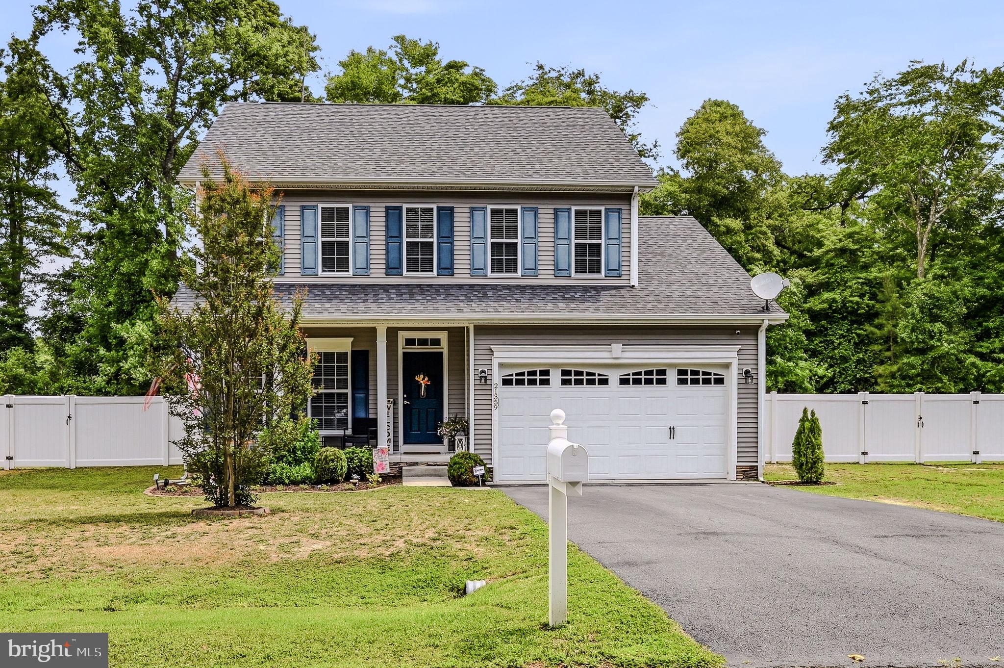 LONGWOOD LAKES - Residential
