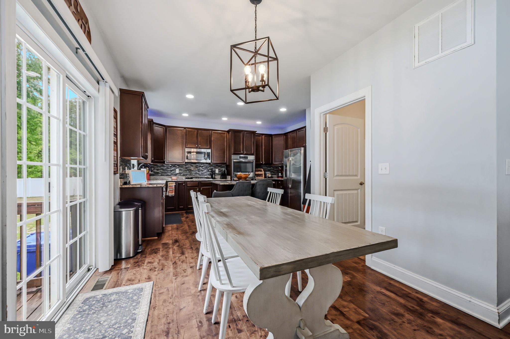 LONGWOOD LAKES - Residential