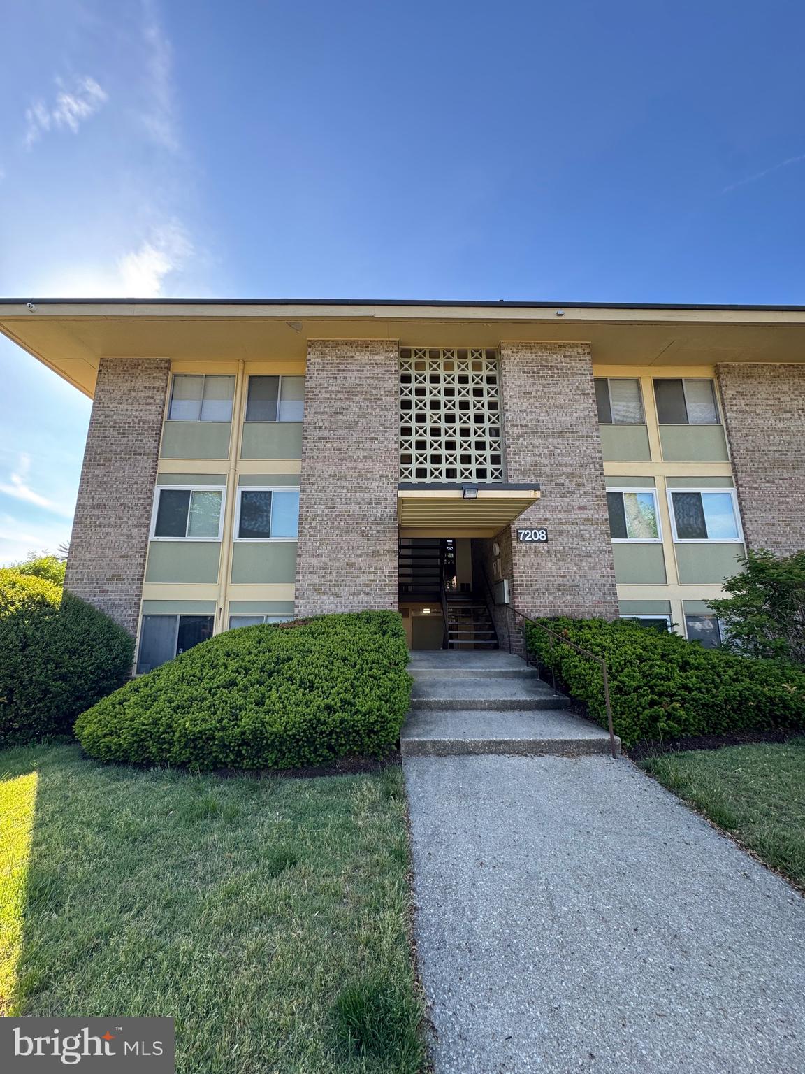 Investor opportunity! This 2 bedroom, 1 bathroom condominium offers immediate rental income with a tenant already in place and a lease secured through September 2026. Currently generating $1,600 per month in rental income, this property presents a turnkey addition to any investment portfolio.

The unit features a functional layout with comfortable living spaces and low-maintenance condo living, making it an appealing long-term rental option. The condo has an established tenant and consistent income already in place, investors can benefit from day one cash flow without the need to secure a new occupant.

Conveniently located near shopping, dining, and commuter routes, this property combines accessibility with investment potential.