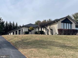 ROLLING HILLS - Residential