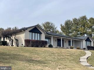 ROLLING HILLS - Residential
