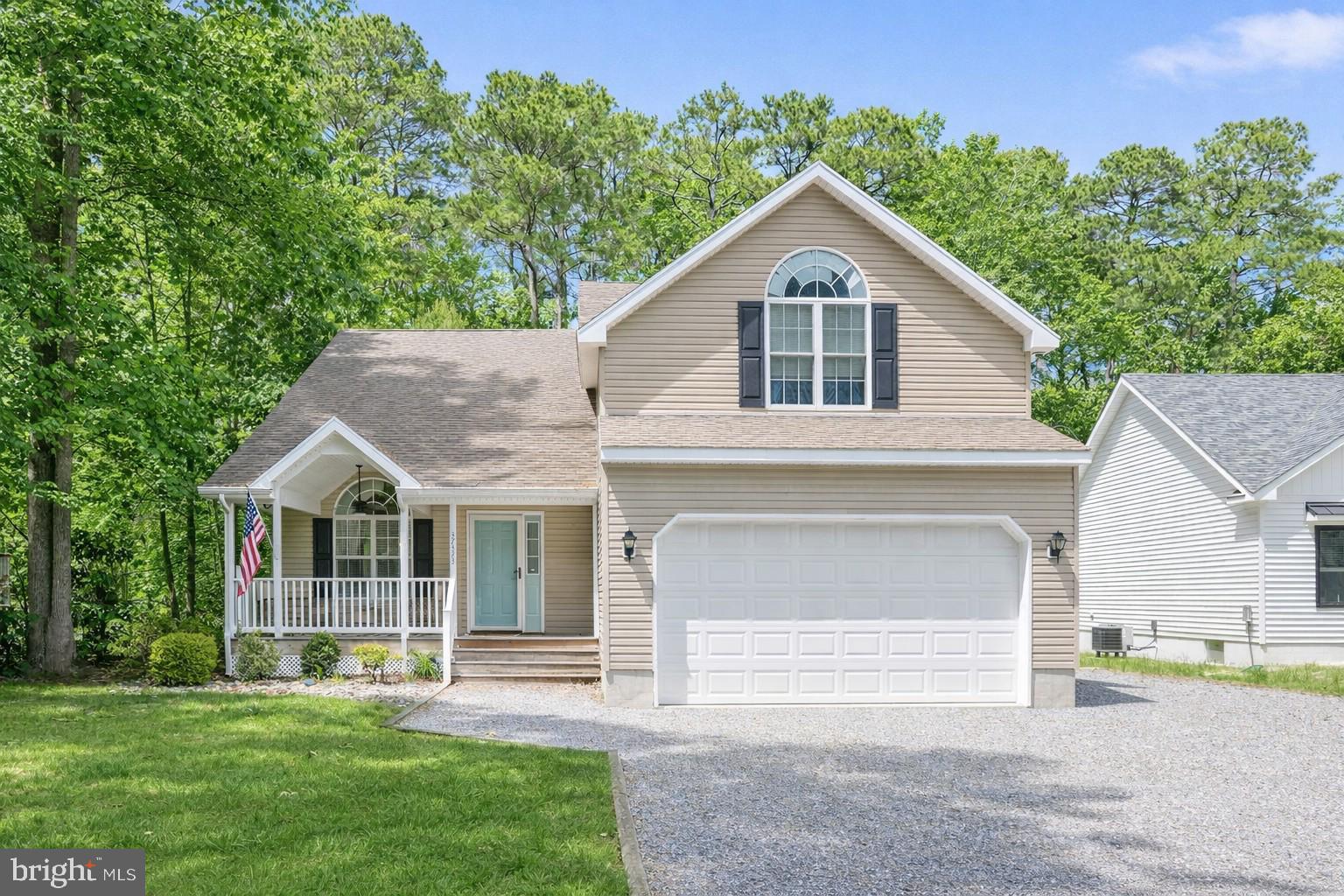 CAPTAIN'S COVE - Residential
