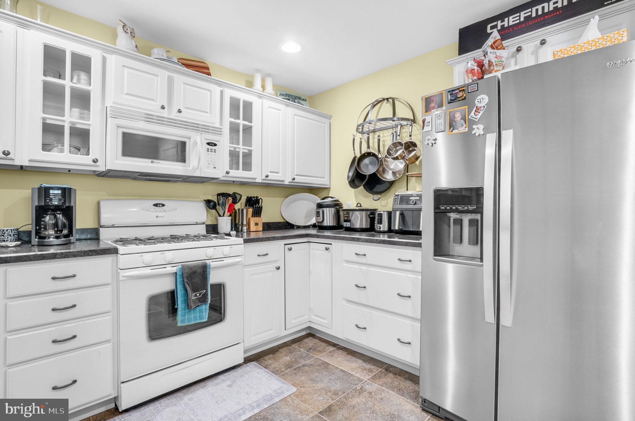 CAPTAIN'S COVE - Residential