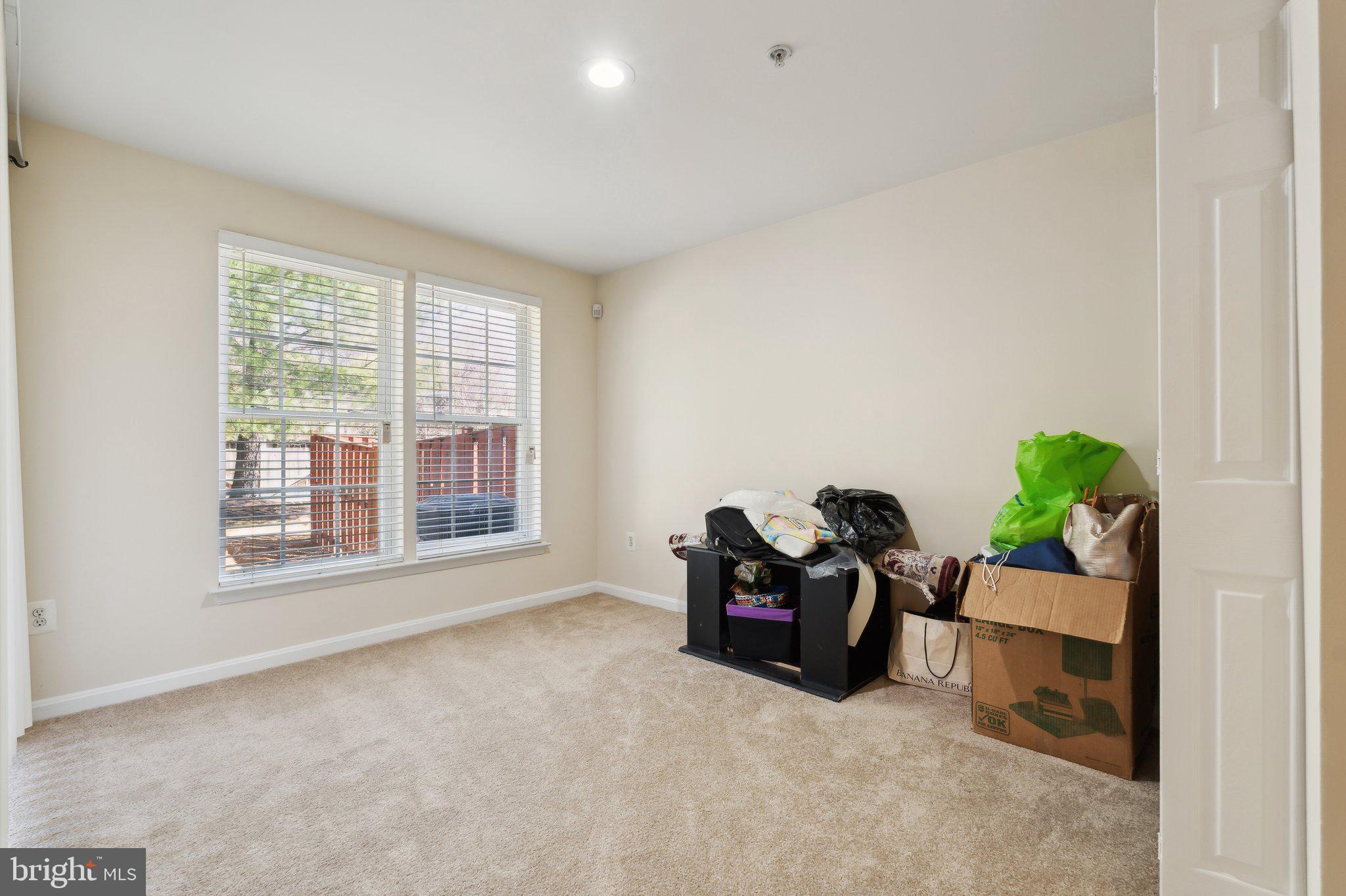 CROFTON MANOR - Residential