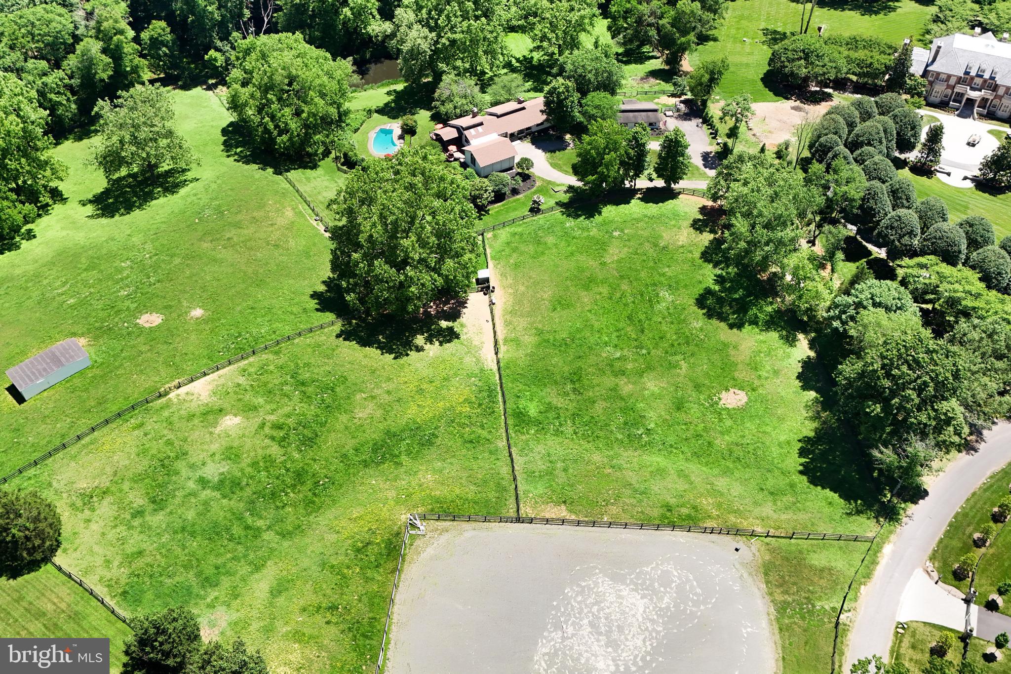CORNWELL FARM - Land