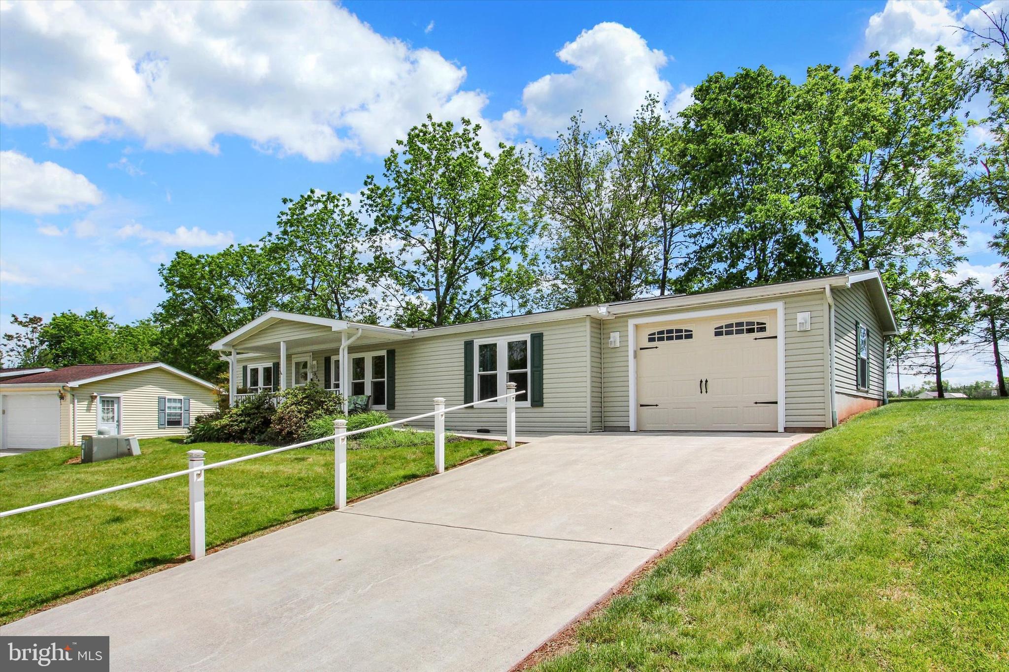 PINE RUN RETIREMENT COMM - Residential