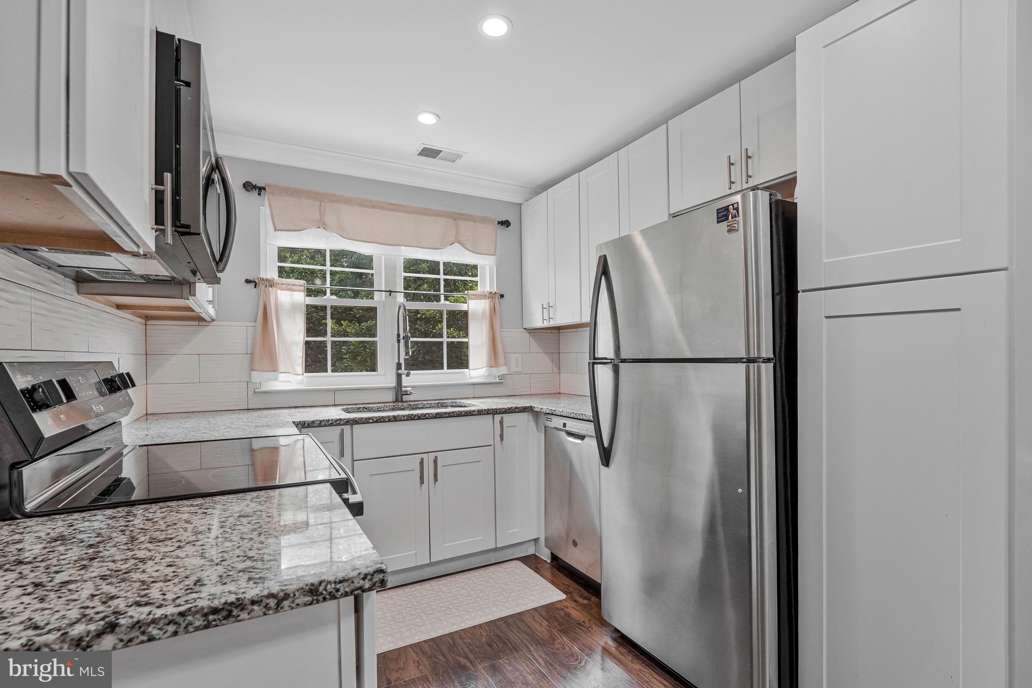 FOX CHASE/EXETER - Residential