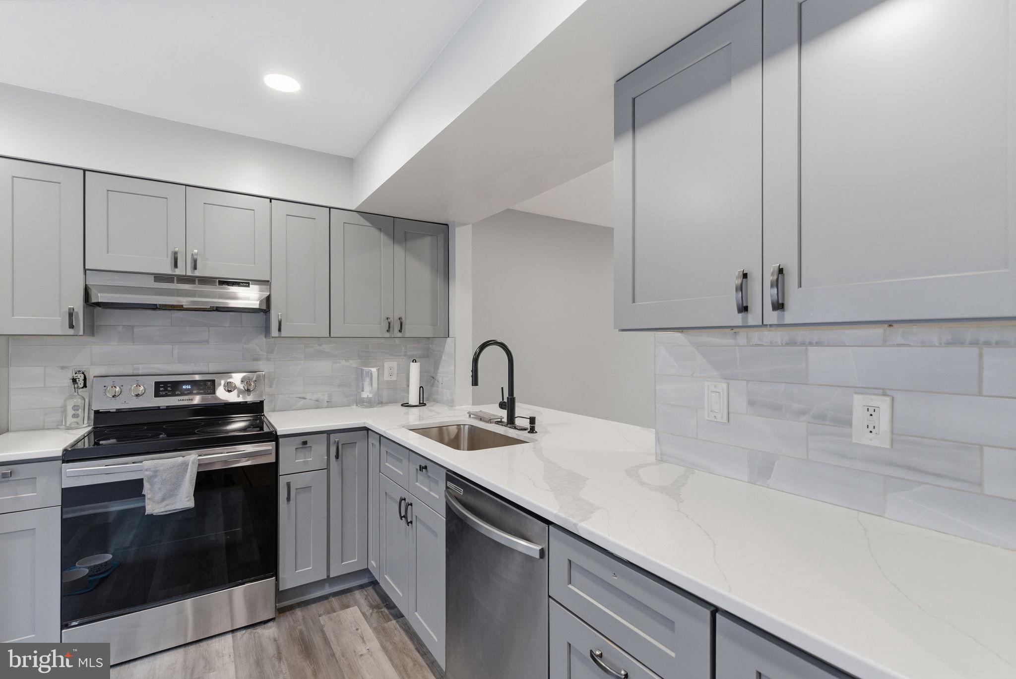 GUNNERS LAKE VILLAGE - Residential