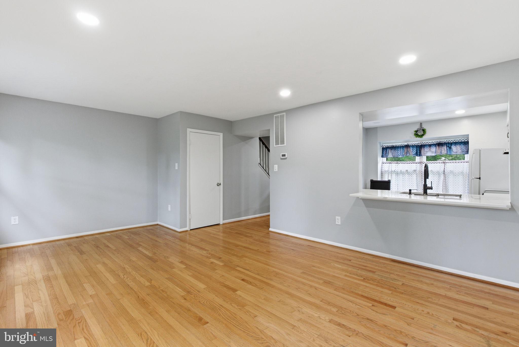 GUNNERS LAKE VILLAGE - Residential
