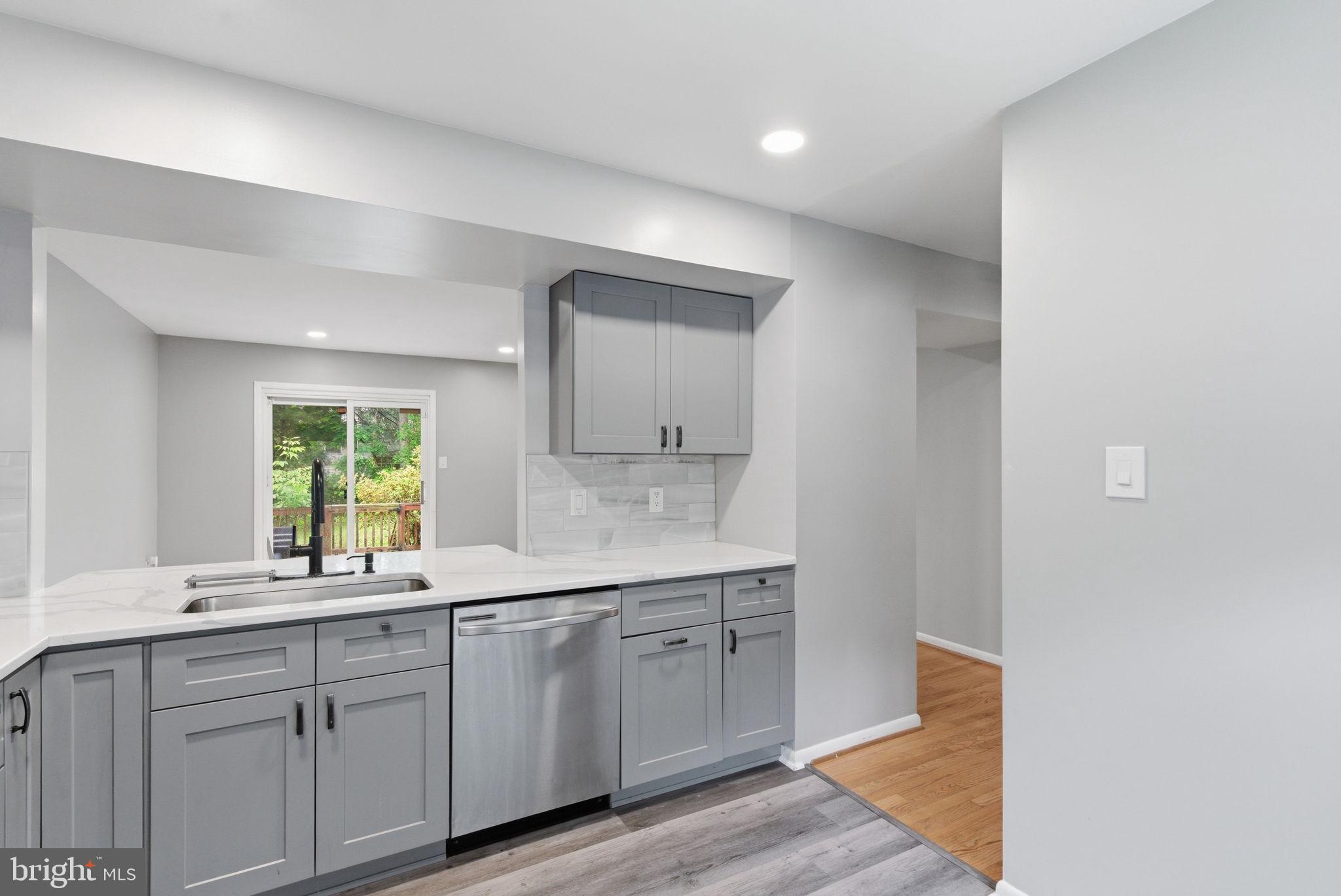 GUNNERS LAKE VILLAGE - Residential