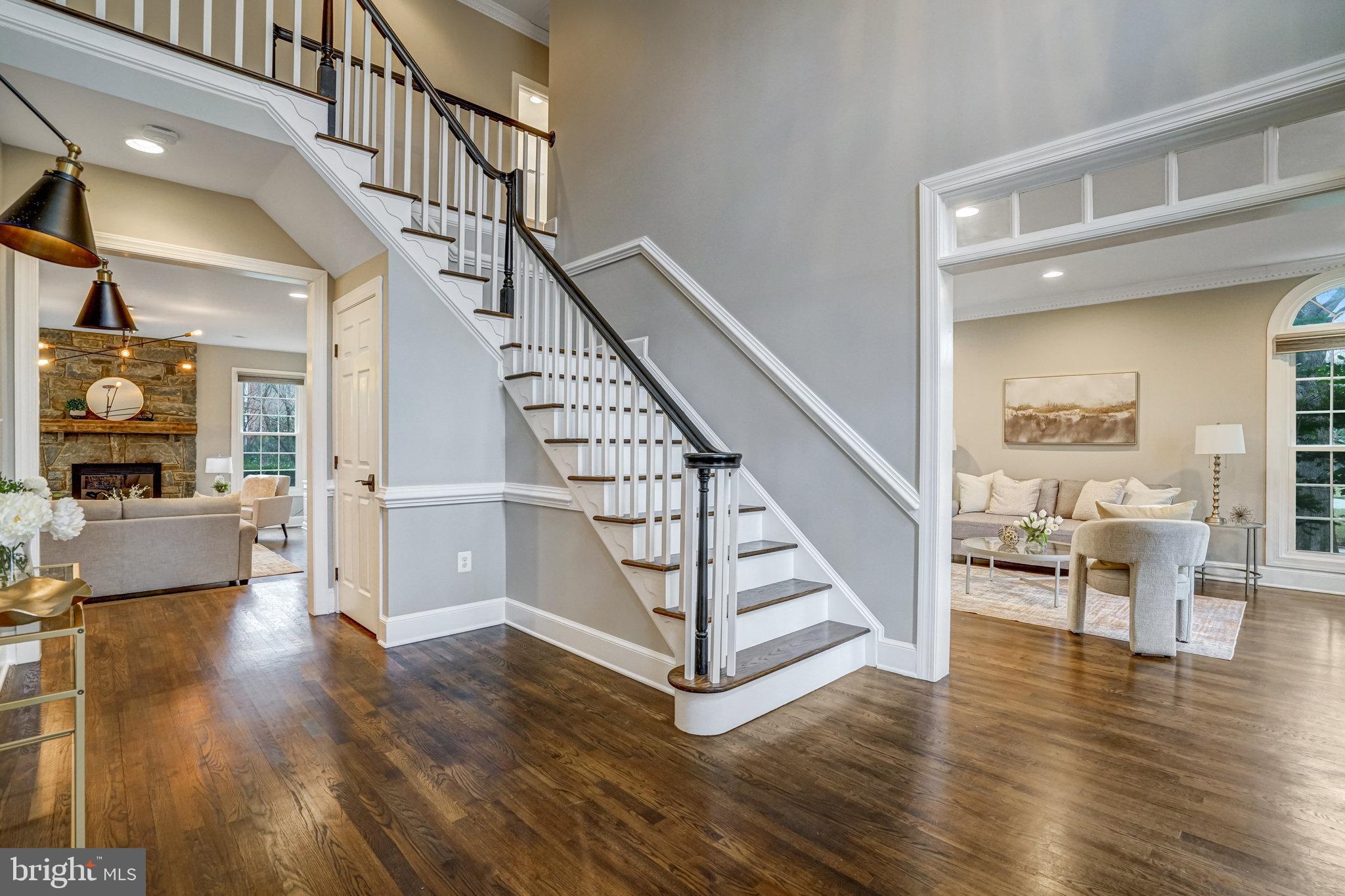 HILLSIDE MANOR - Residential