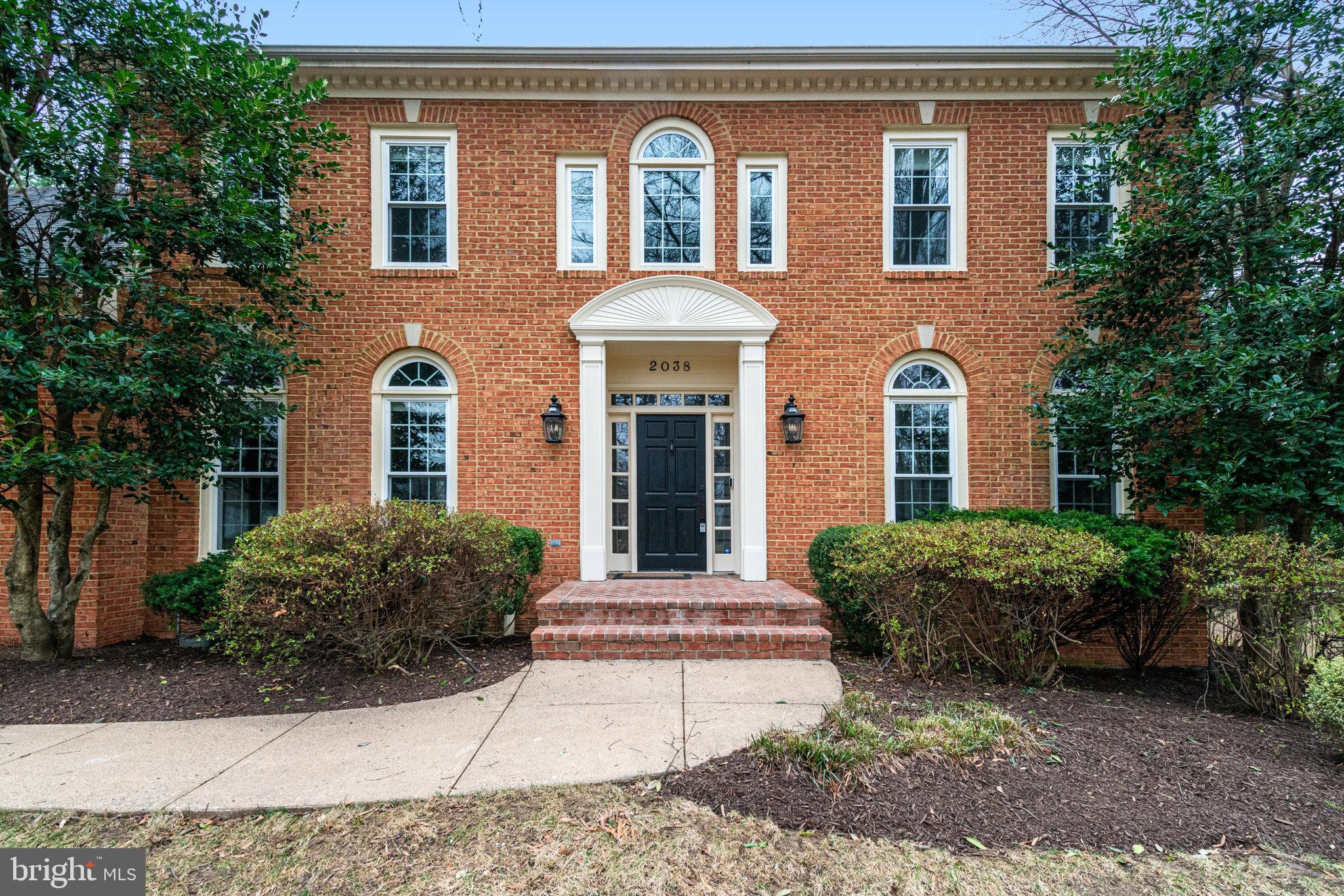 HILLSIDE MANOR - Residential
