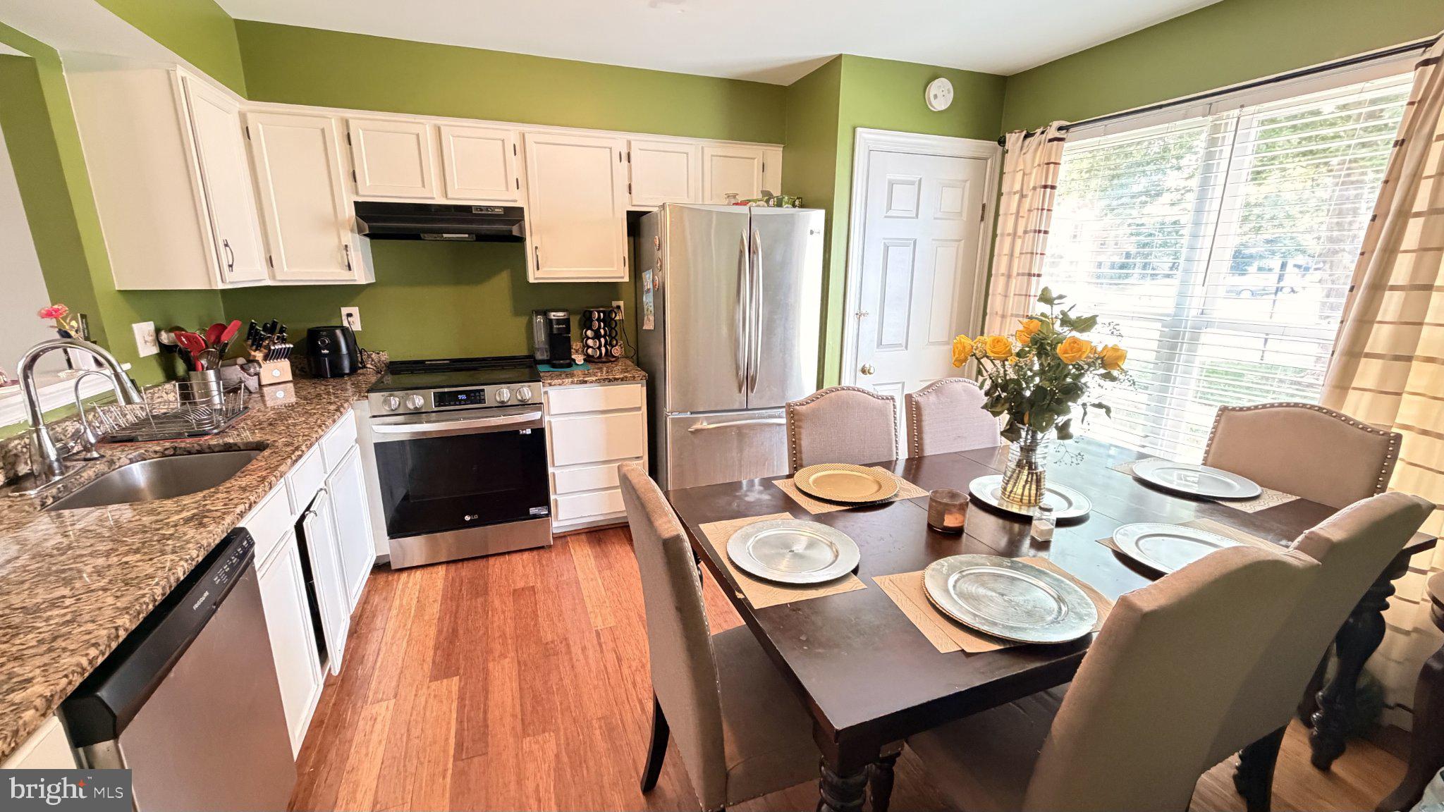 STONINGTON - Residential