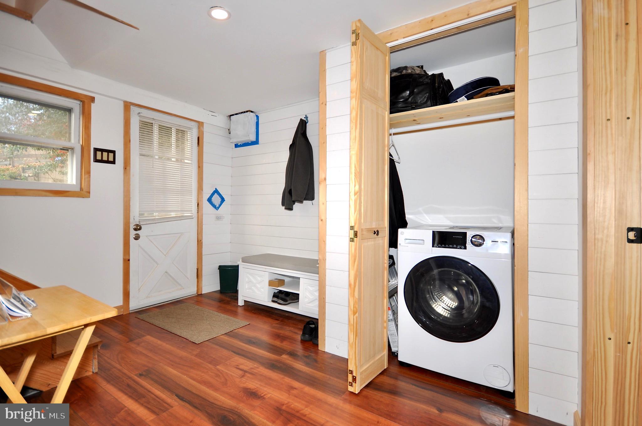 SMITHTOWN - Residential