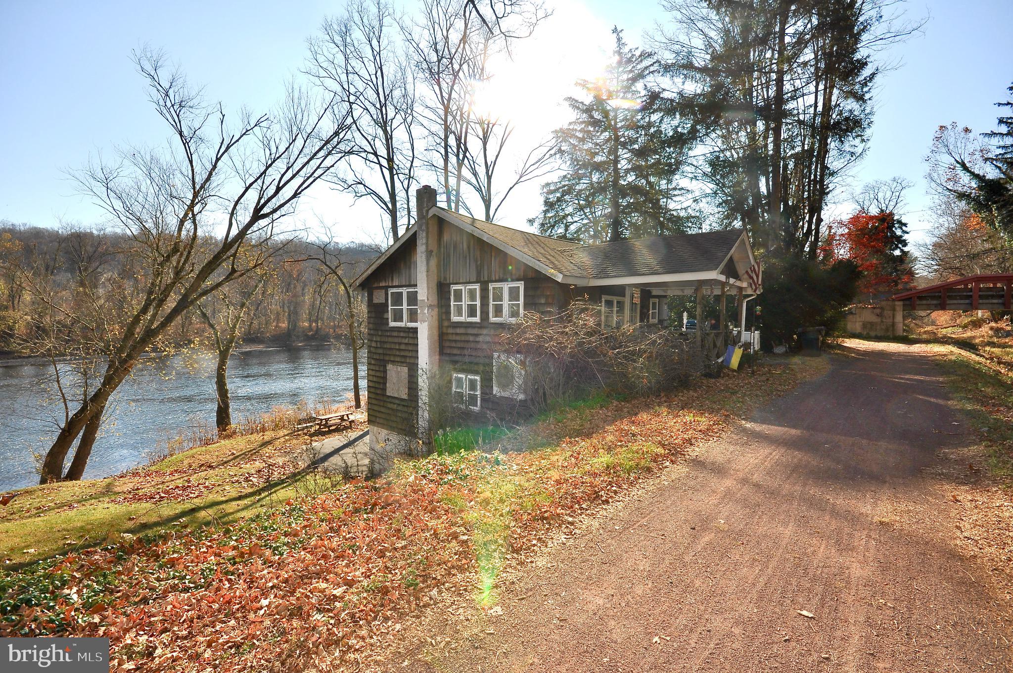 SMITHTOWN - Residential
