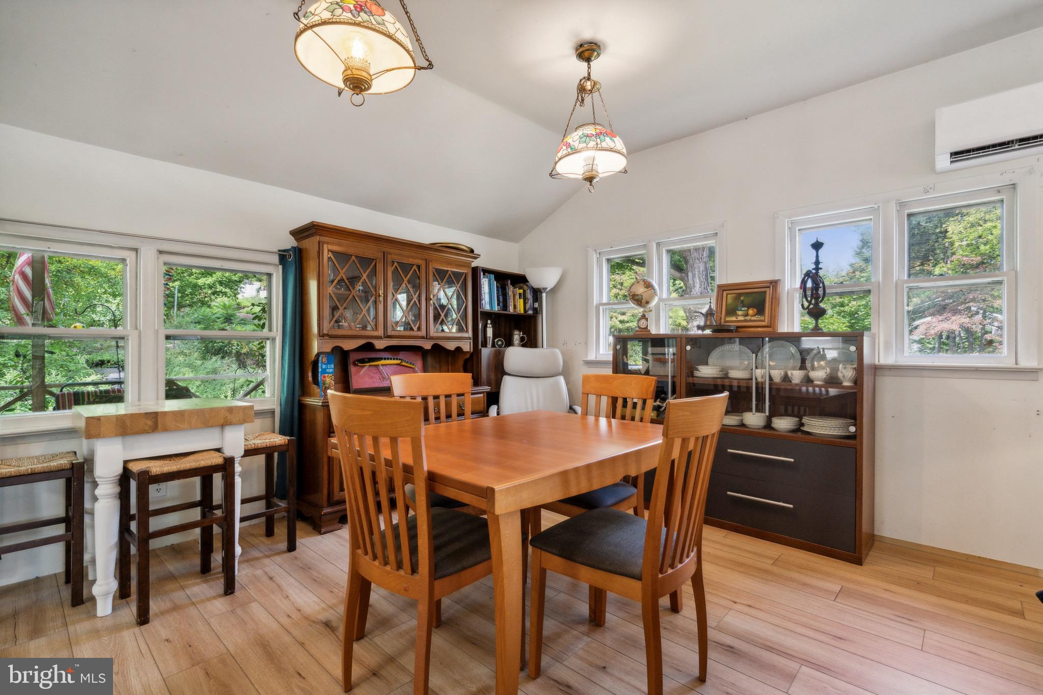 SMITHTOWN - Residential