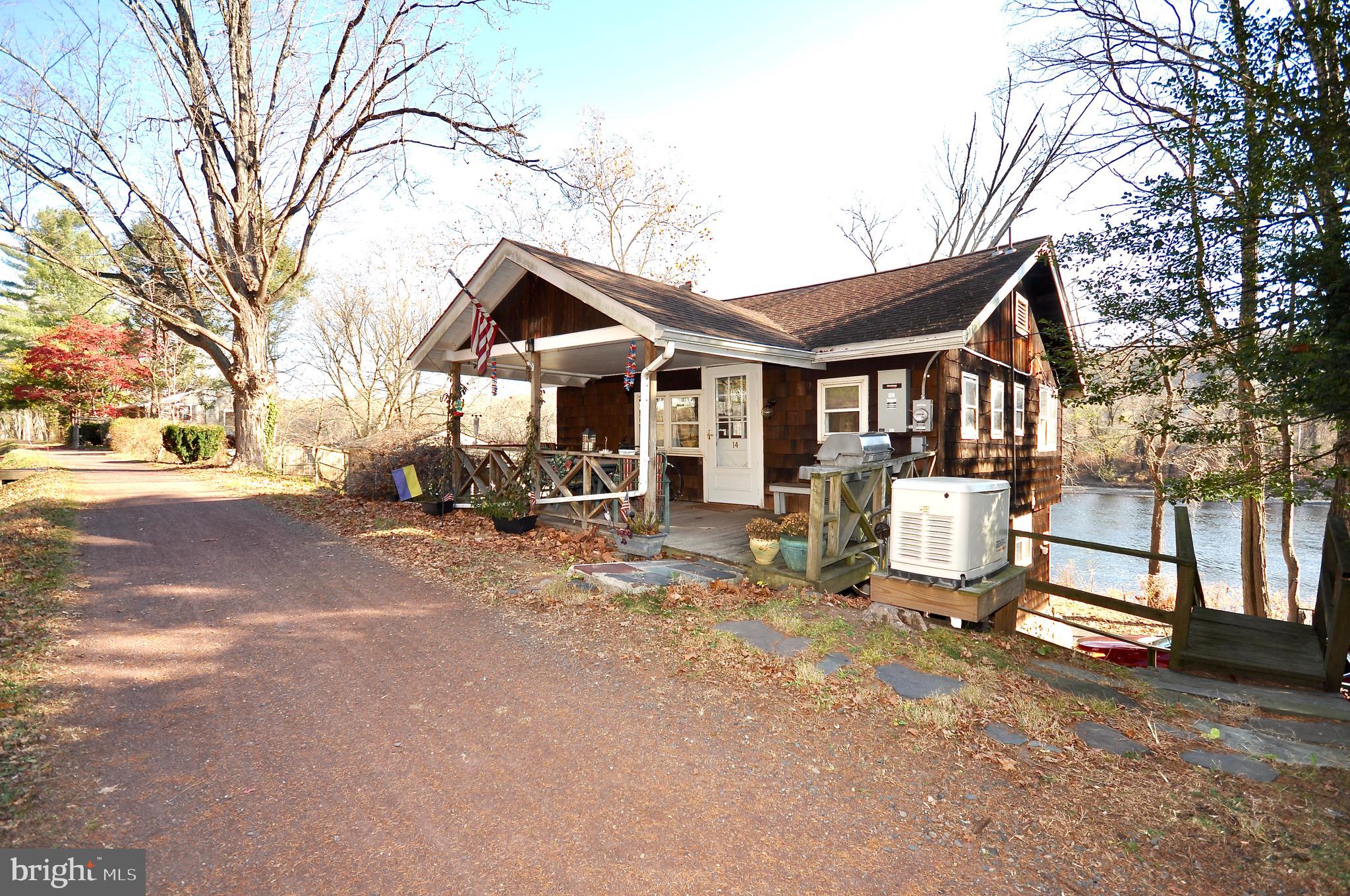 SMITHTOWN - Residential
