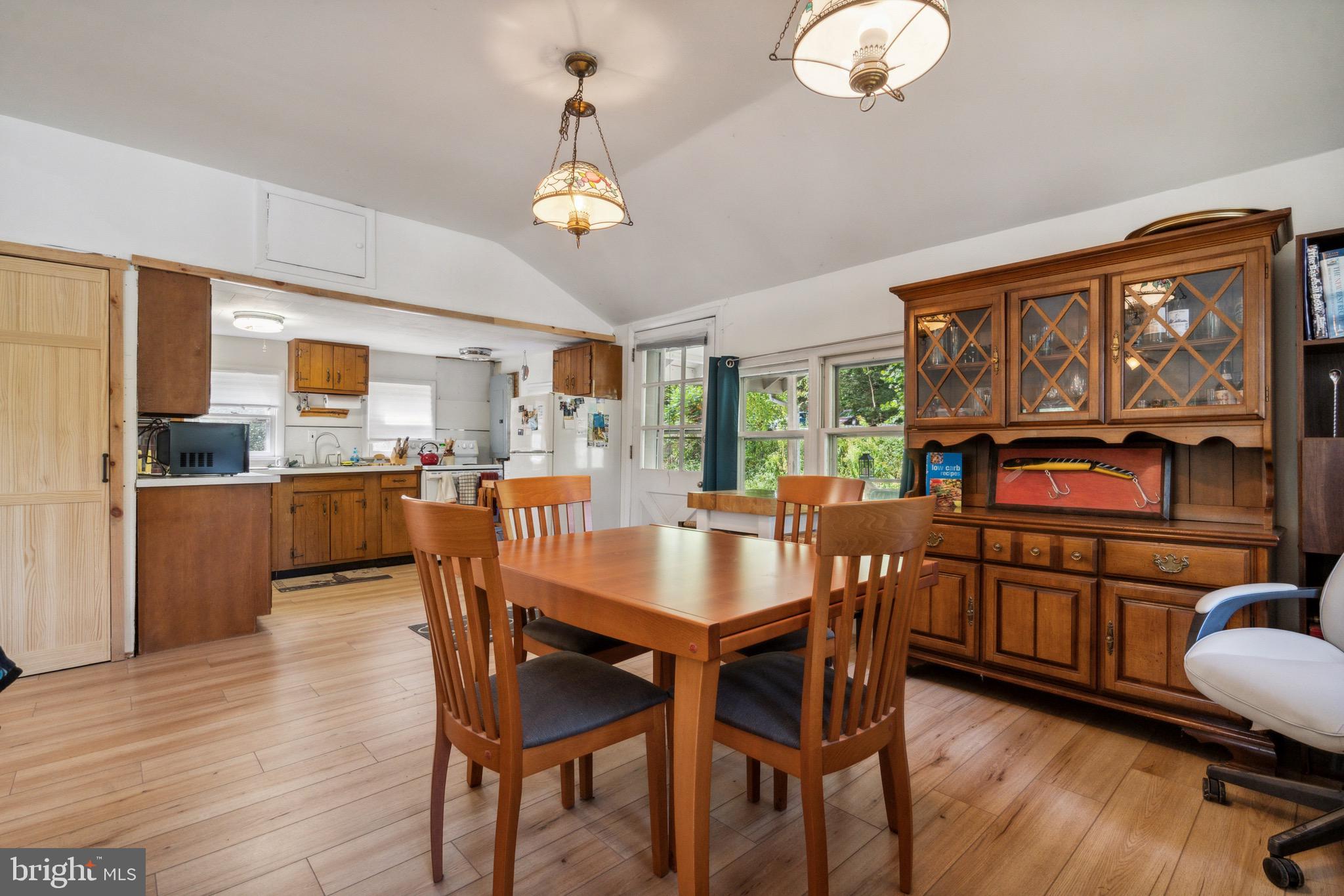 SMITHTOWN - Residential