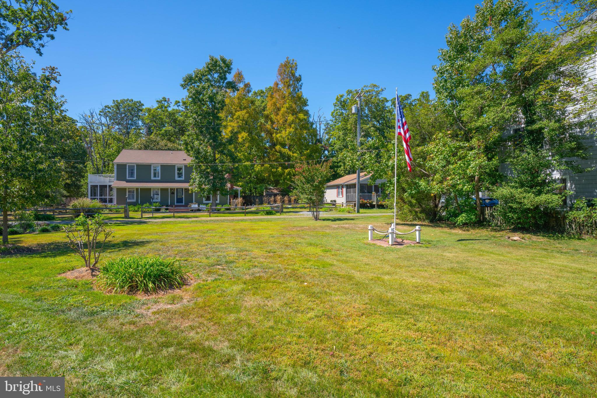 FELICITY COVE - Residential Lease