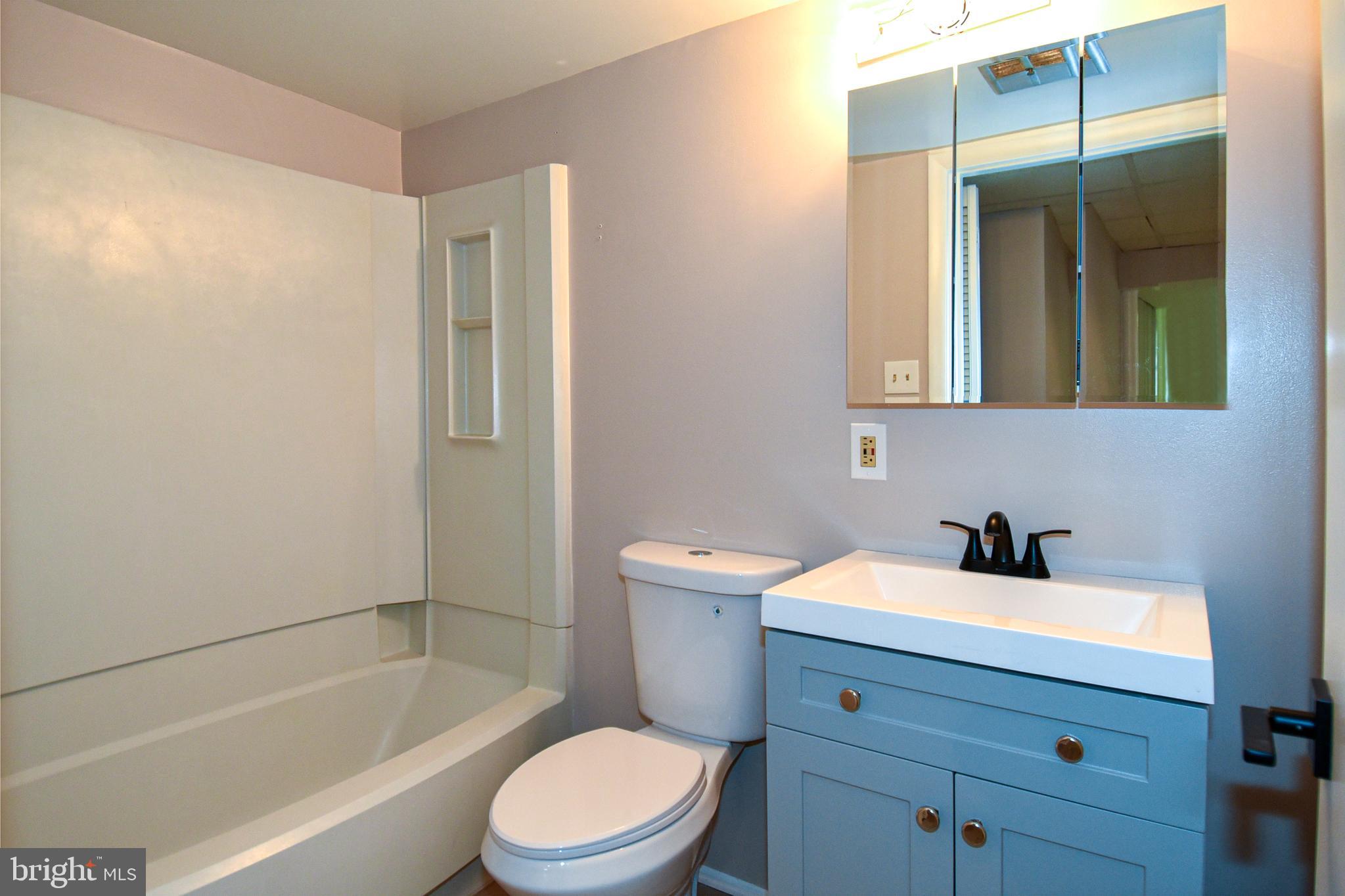NORTH SPRINGFIELD - Residential Lease