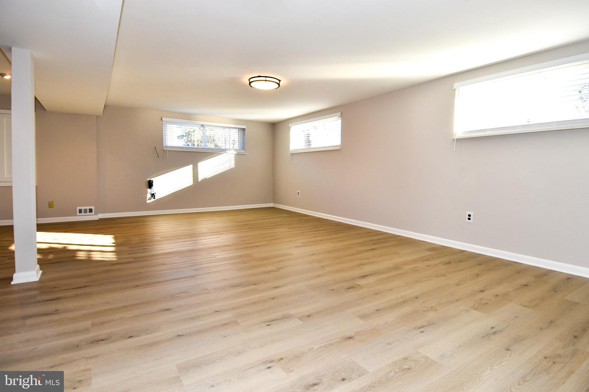 NORTH SPRINGFIELD - Residential Lease