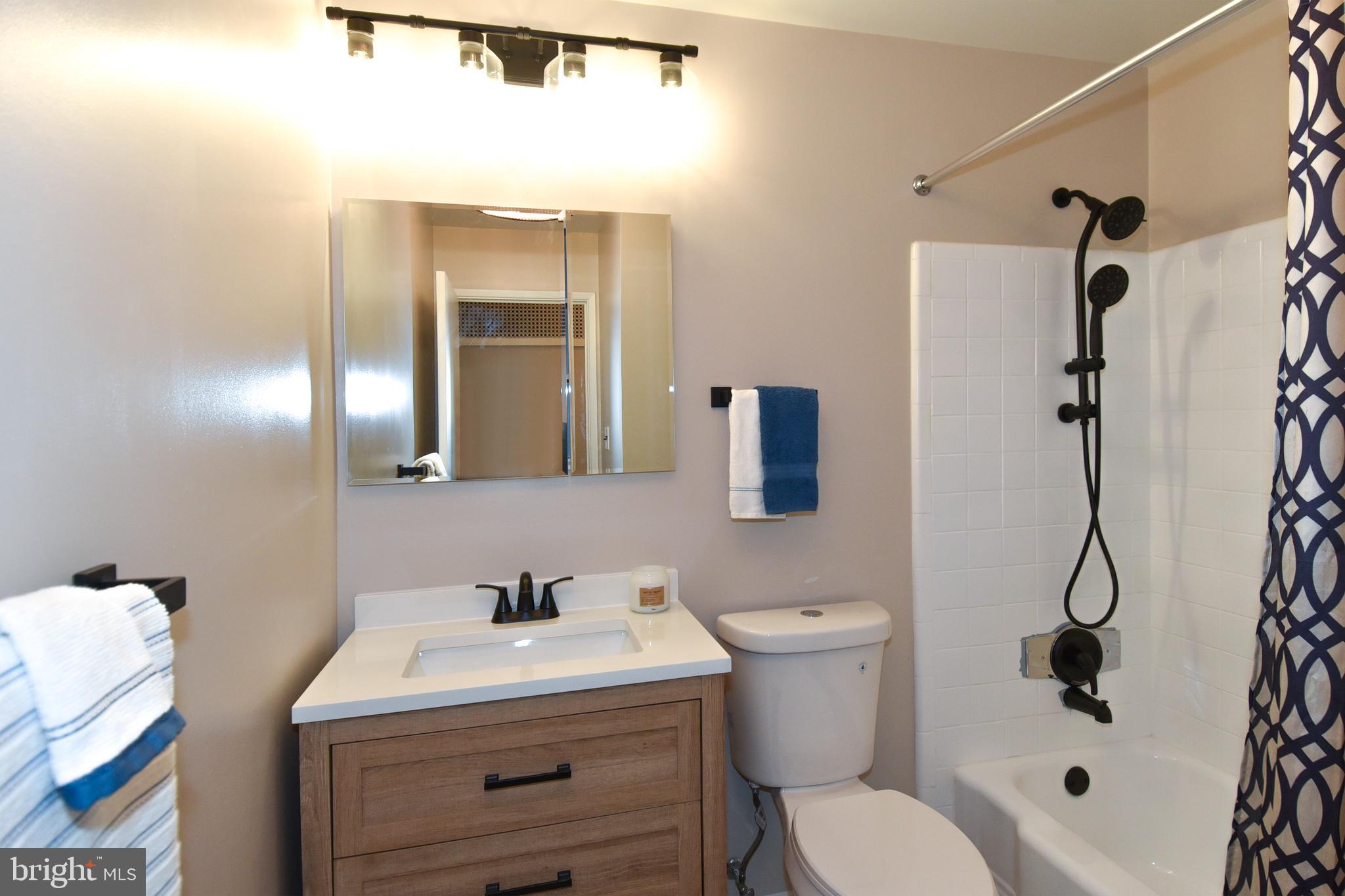 NORTH SPRINGFIELD - Residential Lease