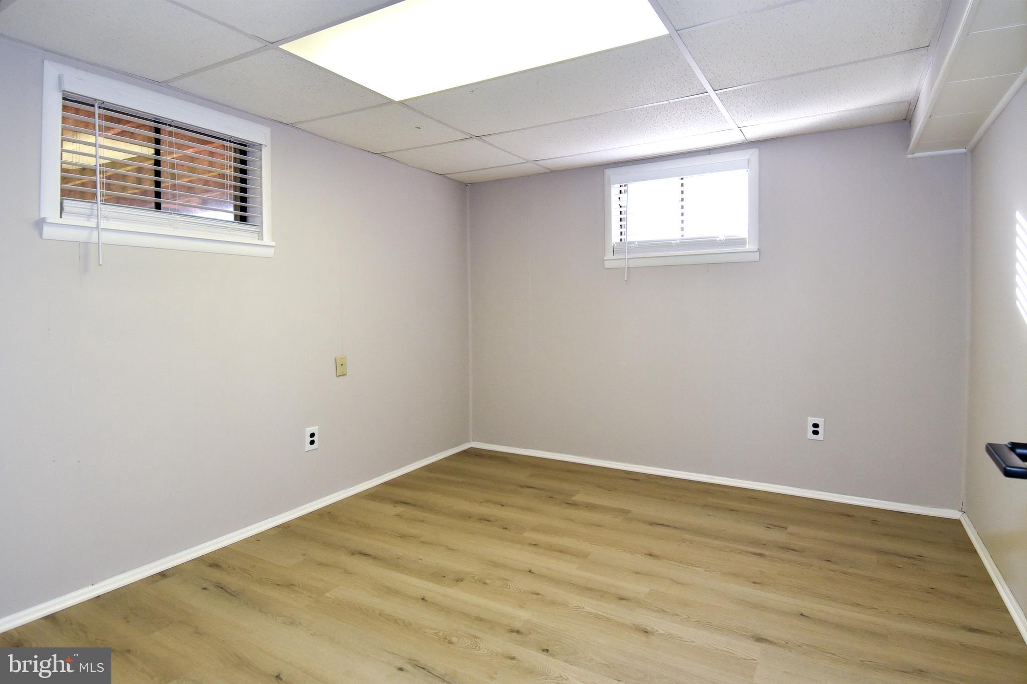 NORTH SPRINGFIELD - Residential Lease
