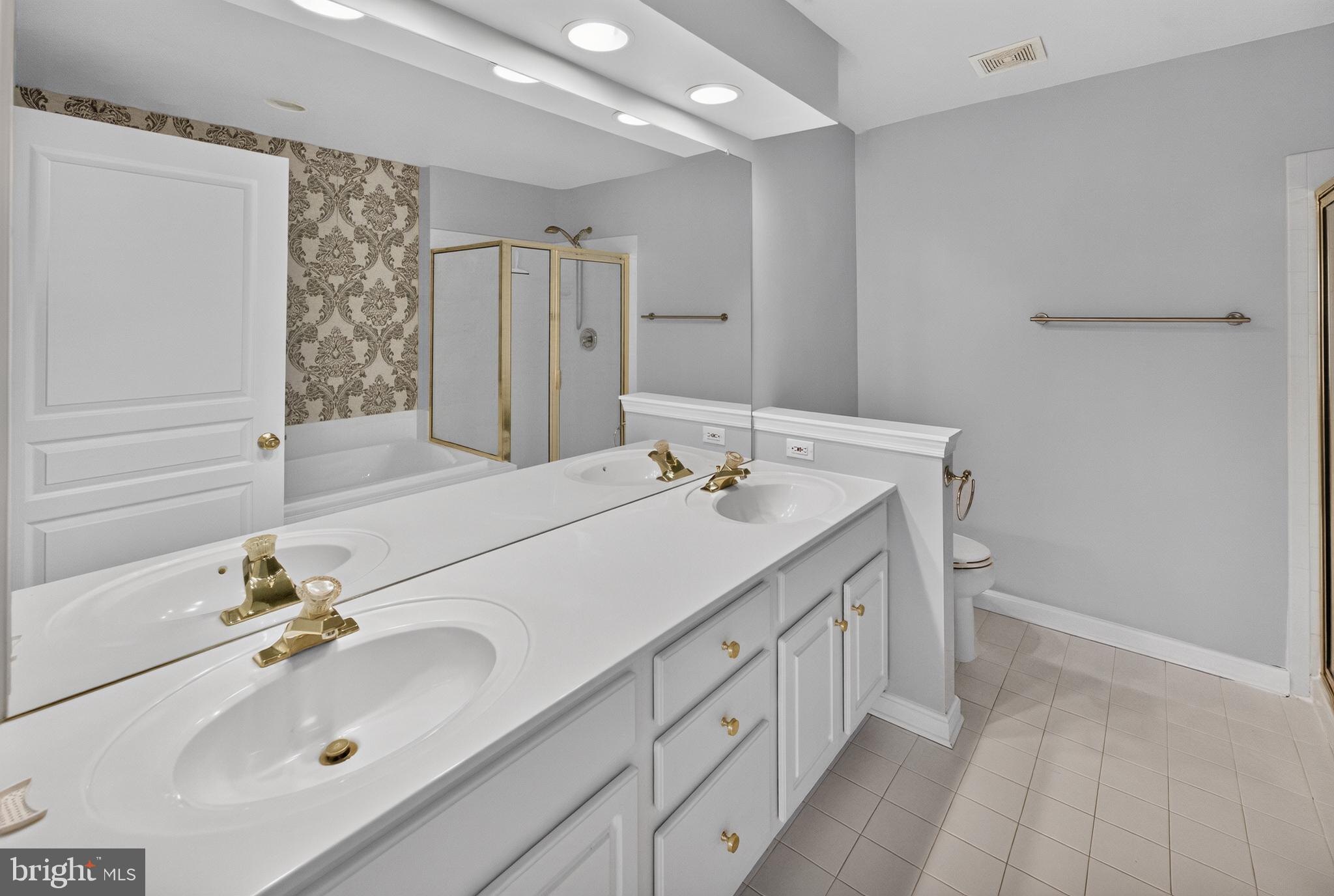 DOYLESTOWN STATION - Residential