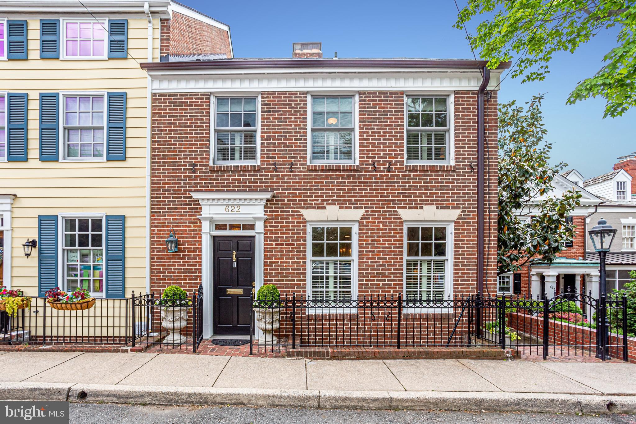 OLD TOWN ALEXANDRIA - Residential