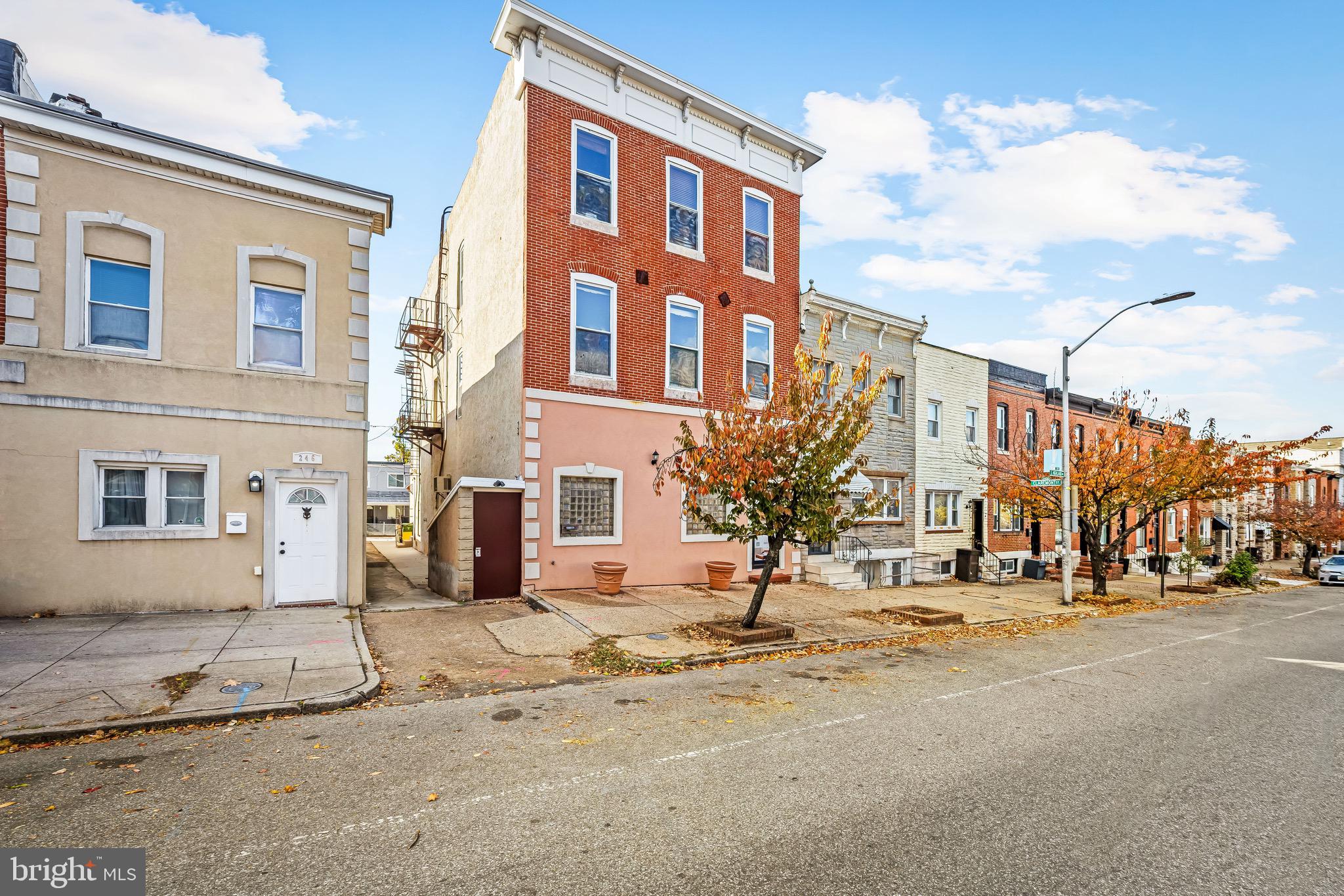 HIGHLANDTOWN - Residential