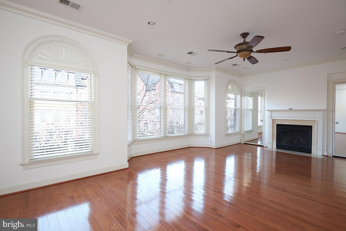 PARK POTOMAC - Residential