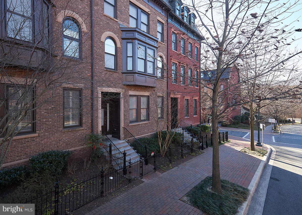 PARK POTOMAC - Residential