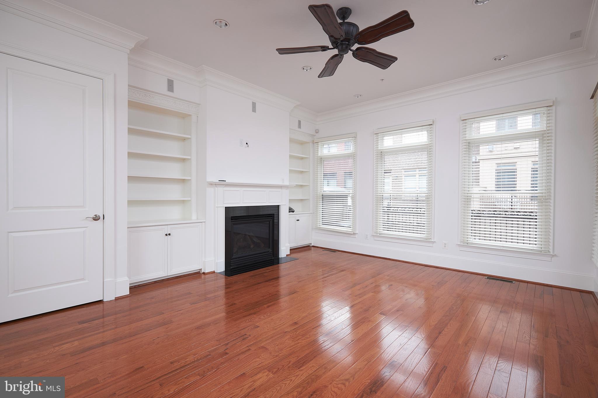 PARK POTOMAC - Residential