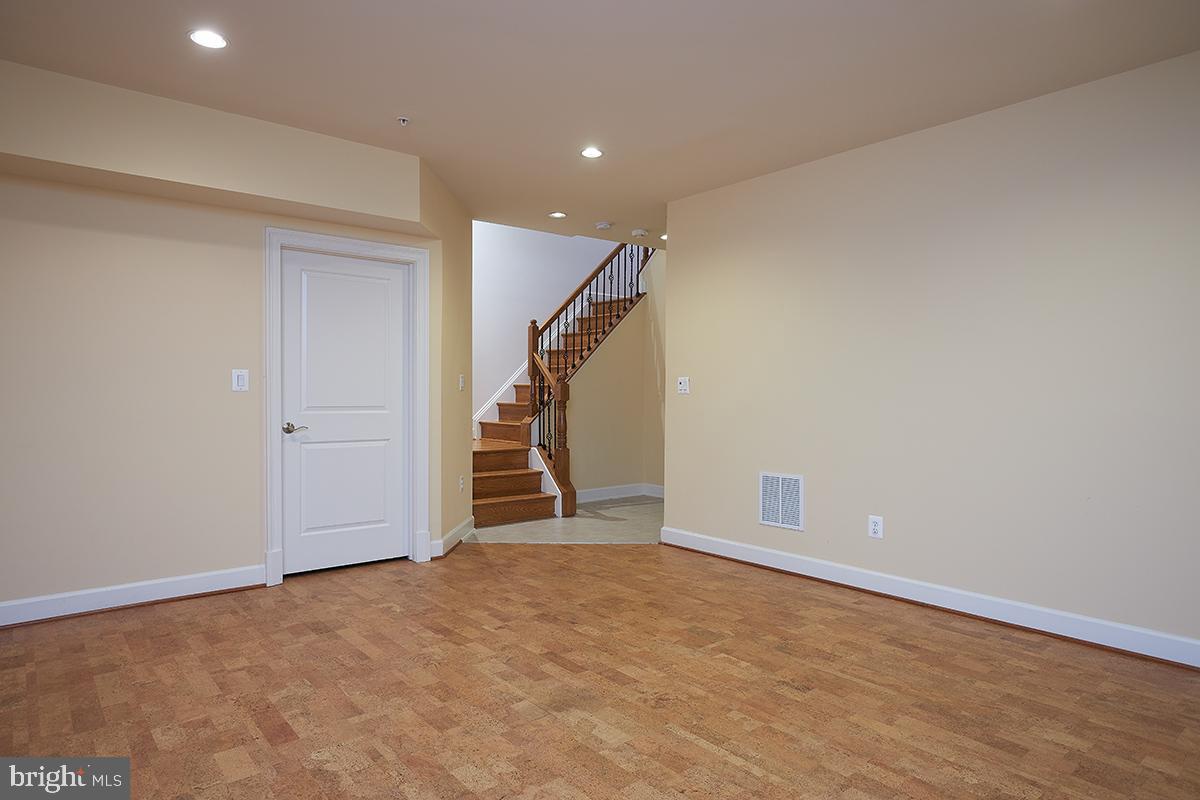 PARK POTOMAC - Residential