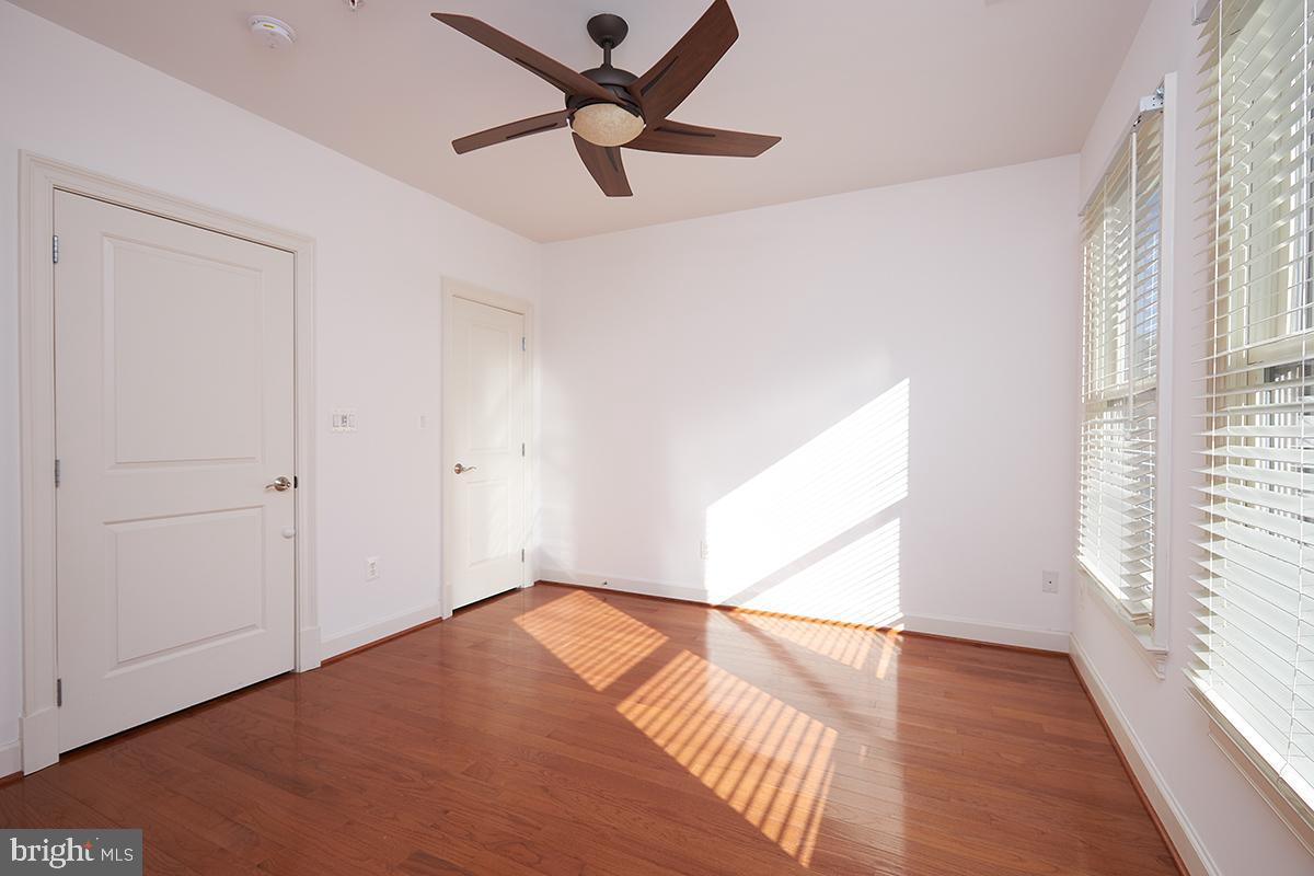 PARK POTOMAC - Residential