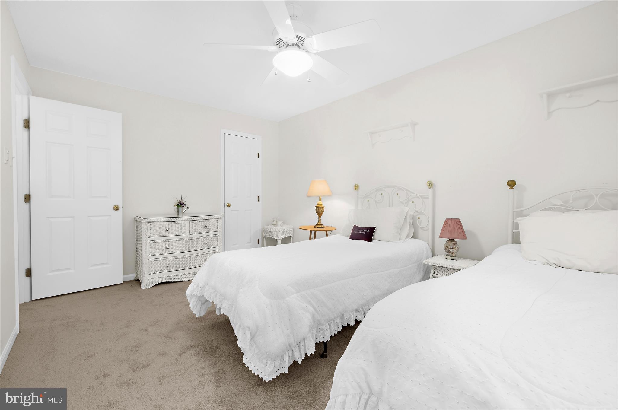 CROFTON WOODS - Residential