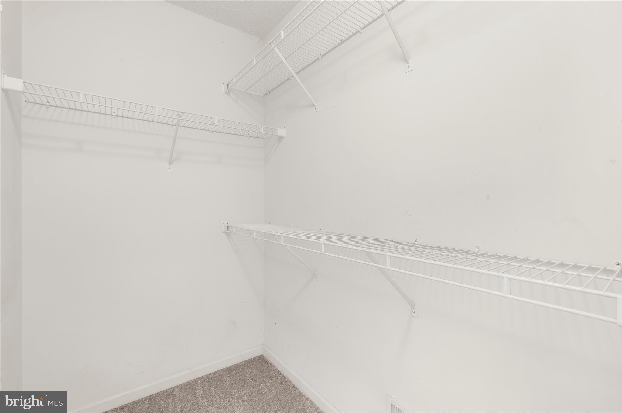 CROFTON WOODS - Residential