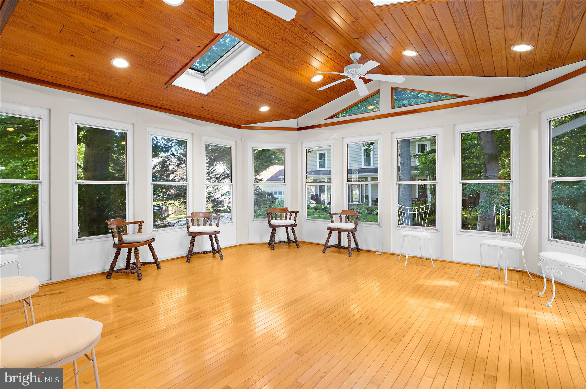 CROFTON WOODS - Residential