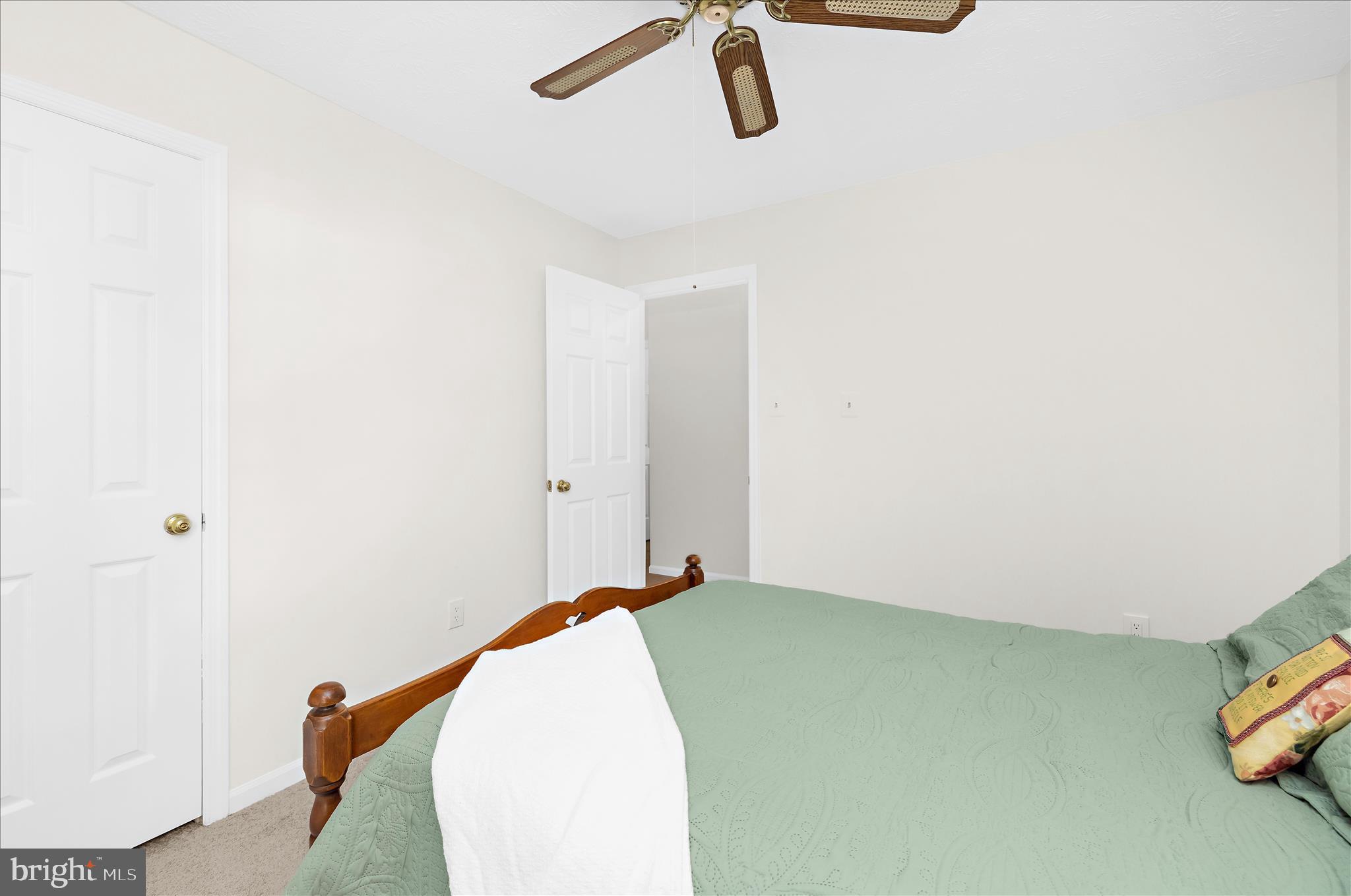 CROFTON WOODS - Residential