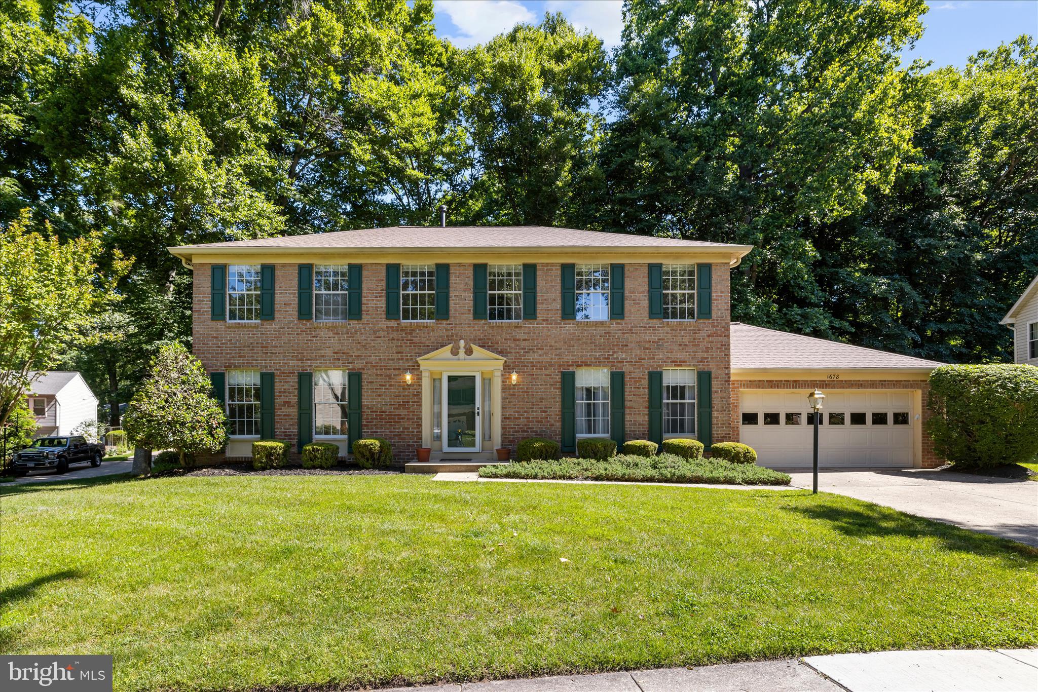 CROFTON WOODS - Residential