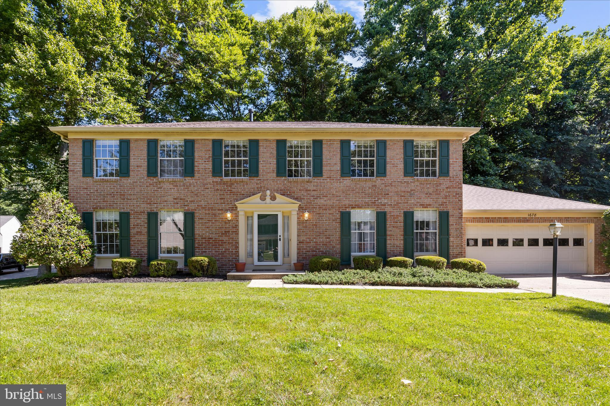 CROFTON WOODS - Residential