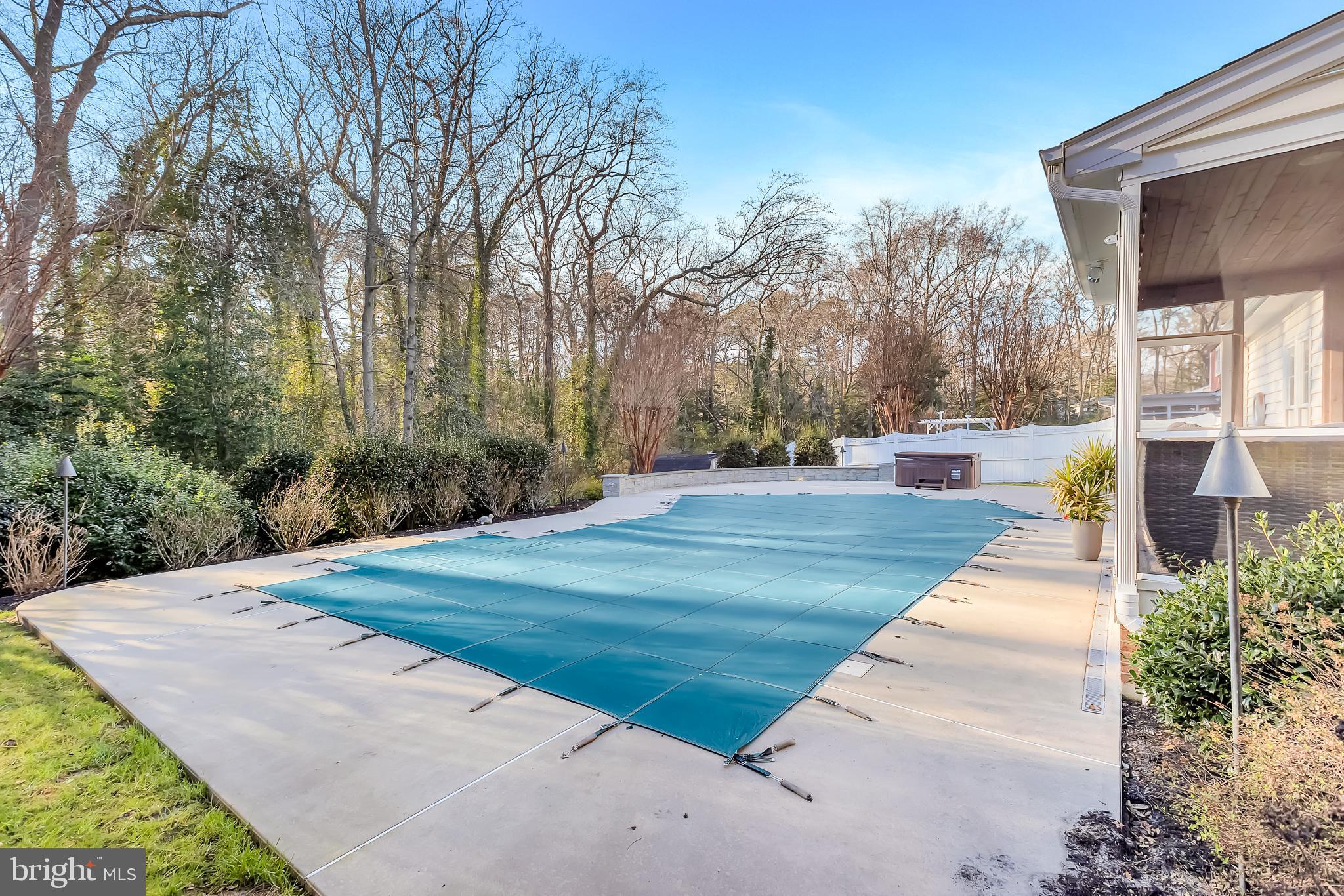 TONY TANK - Residential